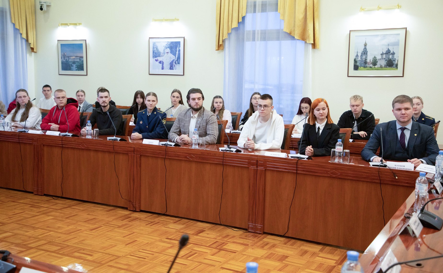 Заседание Дискуссионного клуба Молодежного парламента Вологодской области