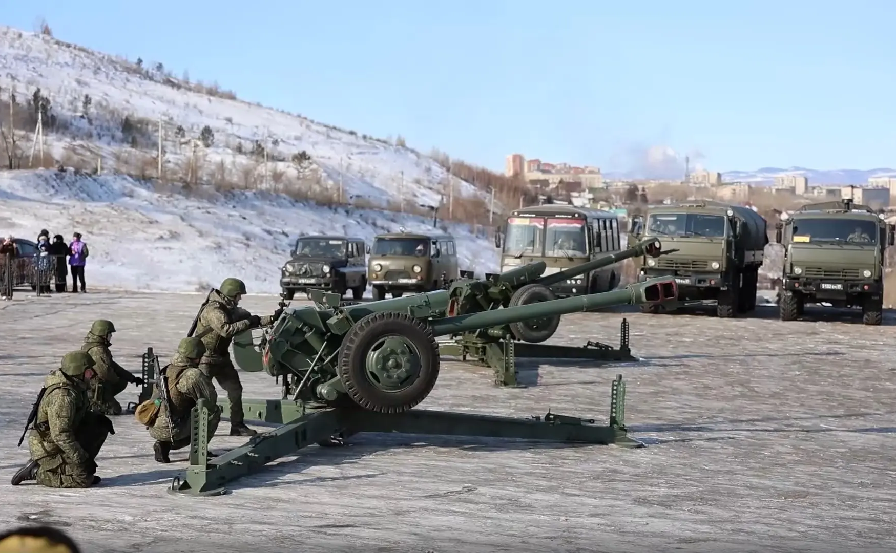 Баир Жамсуев в ходе работы в регионе провел ряд встреч, посвященных социально-экономическому развитию края и поддержке участников СВО