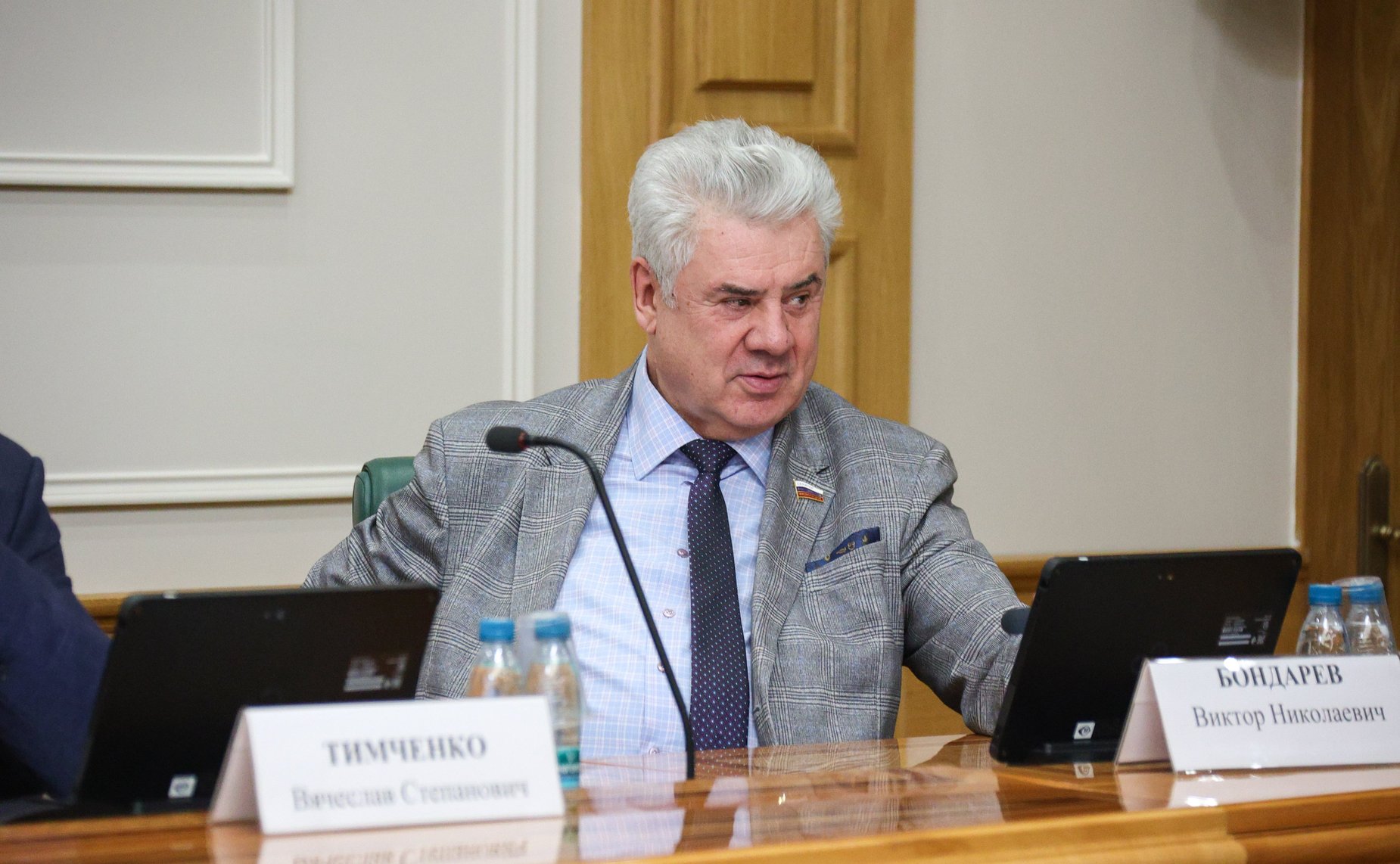 Виктор Бондарев