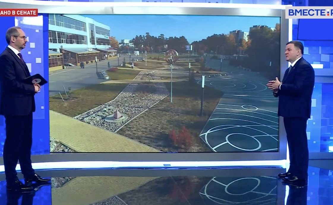 Сергей Перминов ответил в эфире телеканала «Вместе-РФ» на вопросы о развитии Ленинградской АЭС, стартовавшем в тот день основном этапе сооружения ее энергоблока № 8, а также влиянии проекта на жизнь в «атомном» городском округе Сосновый Бор