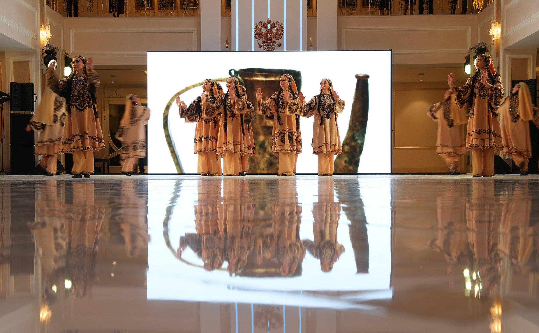 Выступление в Совете Федерации Государственного Академического заслуженного ансамбля танца Дагестана «Лезгинка»