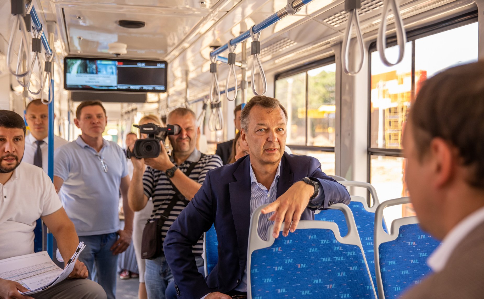 Андрей Яцкин в рамках рабочей поездки в регион осмотрел ход строительства депо и трамвайных путей в Таганроге