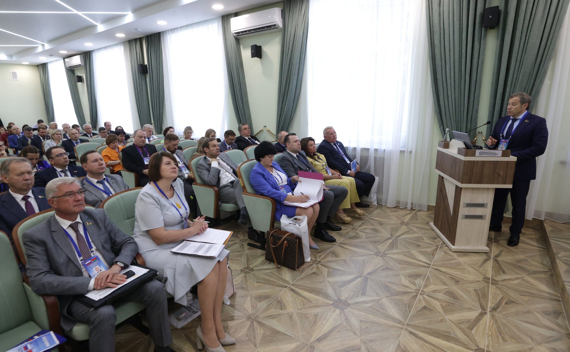 Ольга Забралова провела заседание секции на тему «Инновационная медицина и фармация в Союзном государстве: приоритетные направления и перспективы развития» (фото БЕЛТА)