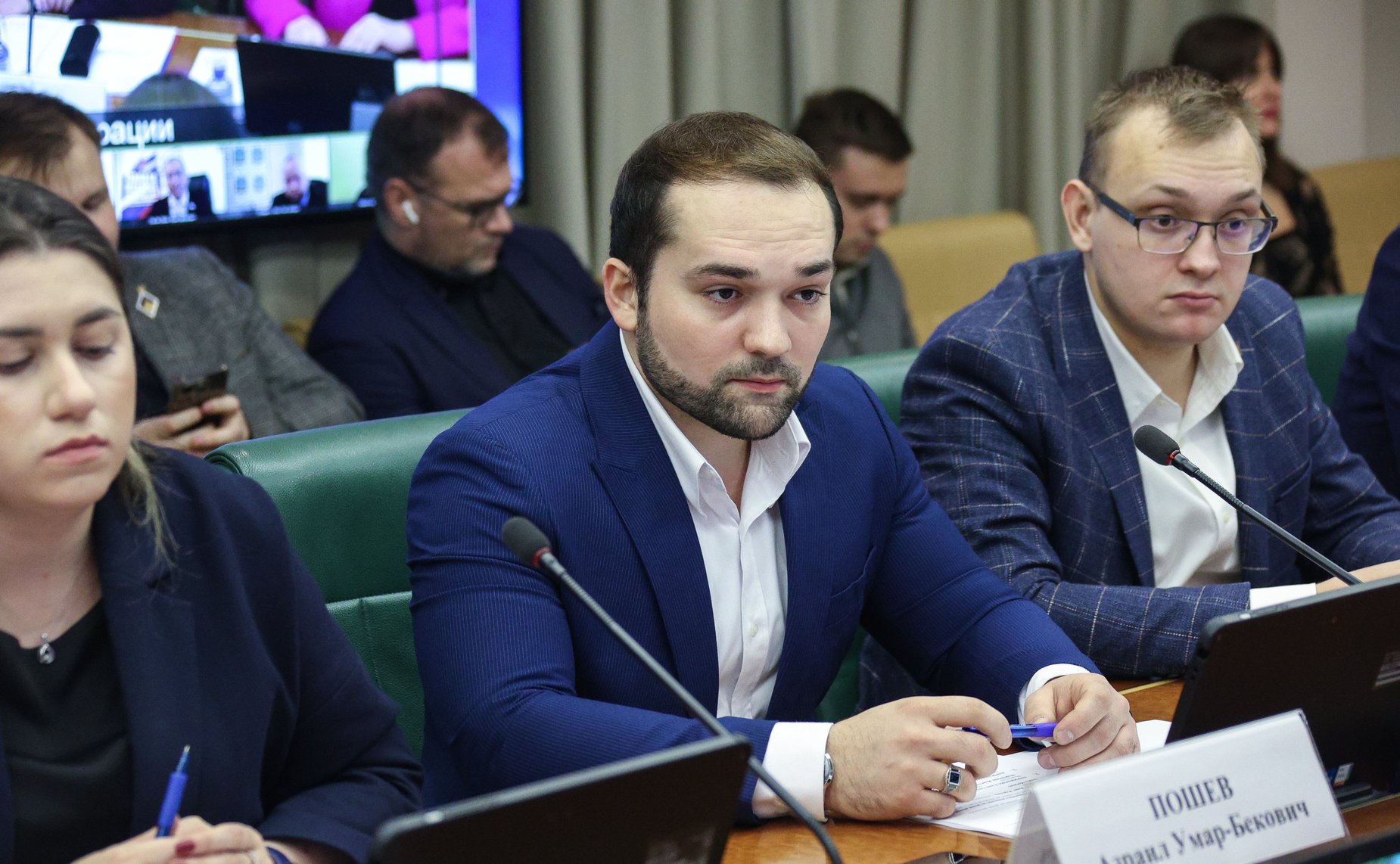В Совете Федерации в формате «открытого диалога» состоялась встреча сенаторов с руководителем Федерального агентства по делам молодежи (Росмолодежь) Ксенией Разуваевой