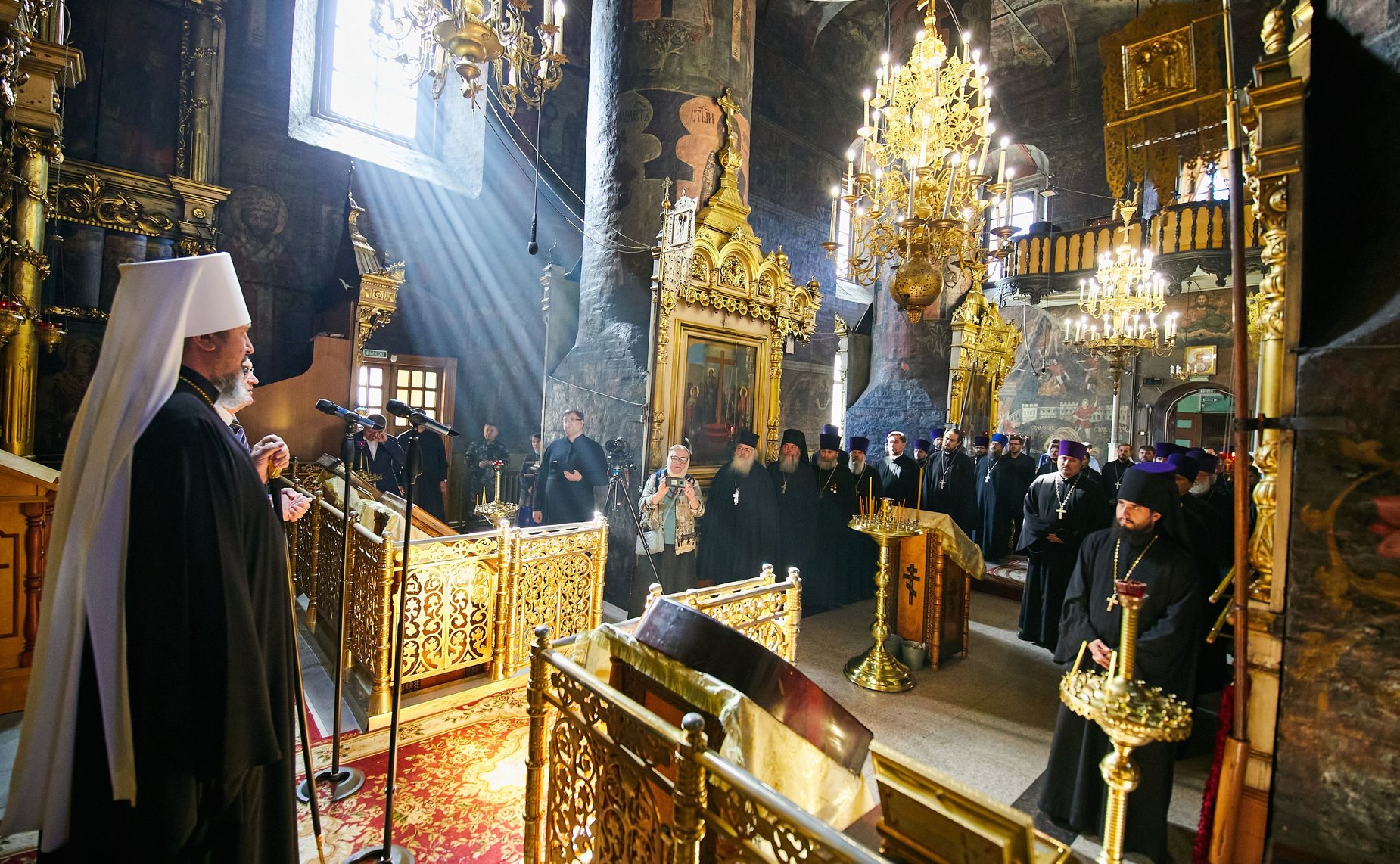 Николай Федоров вручил награду Совета Федерации митрополиту Чебоксарскому и Чувашскому Савватию