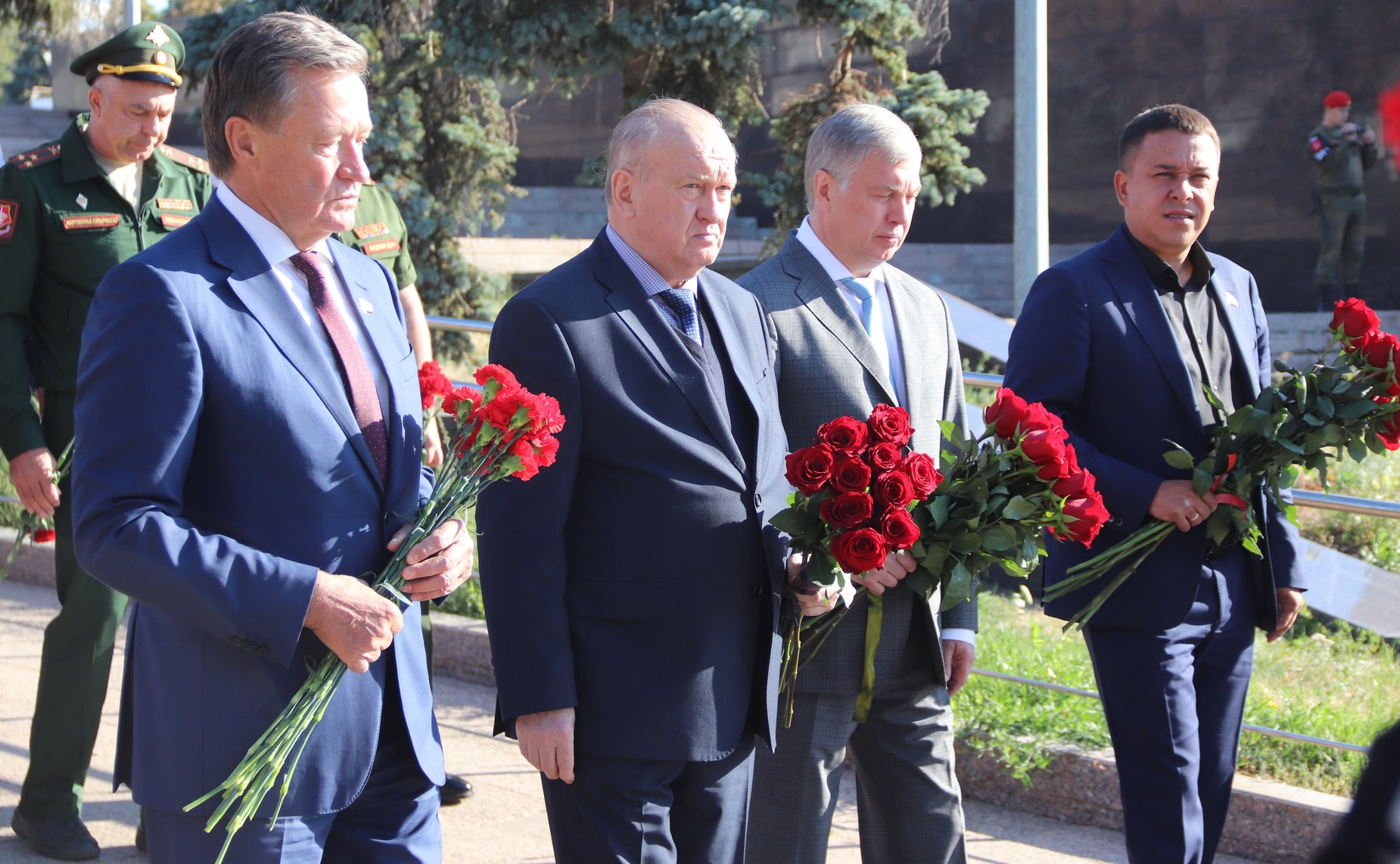 Сергей Рябухин принял участие в прошедшем в Ульяновске митинге-реквиеме в День солидарности в борьбе с терроризмом