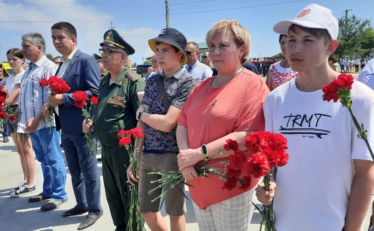 Сергей Михайлов в День памяти и скорби принял участие в торжественном митинге по случаю открытия в хуторе Логовский Волгоградской области Братской могилы советских воинов, погибших в ходе боёв на Клетском плацдарме в 1942 году
