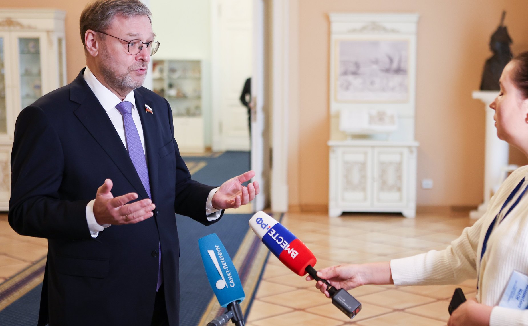 Пресс-подход заместителя Председателя Совета Федерации Константина Косачева