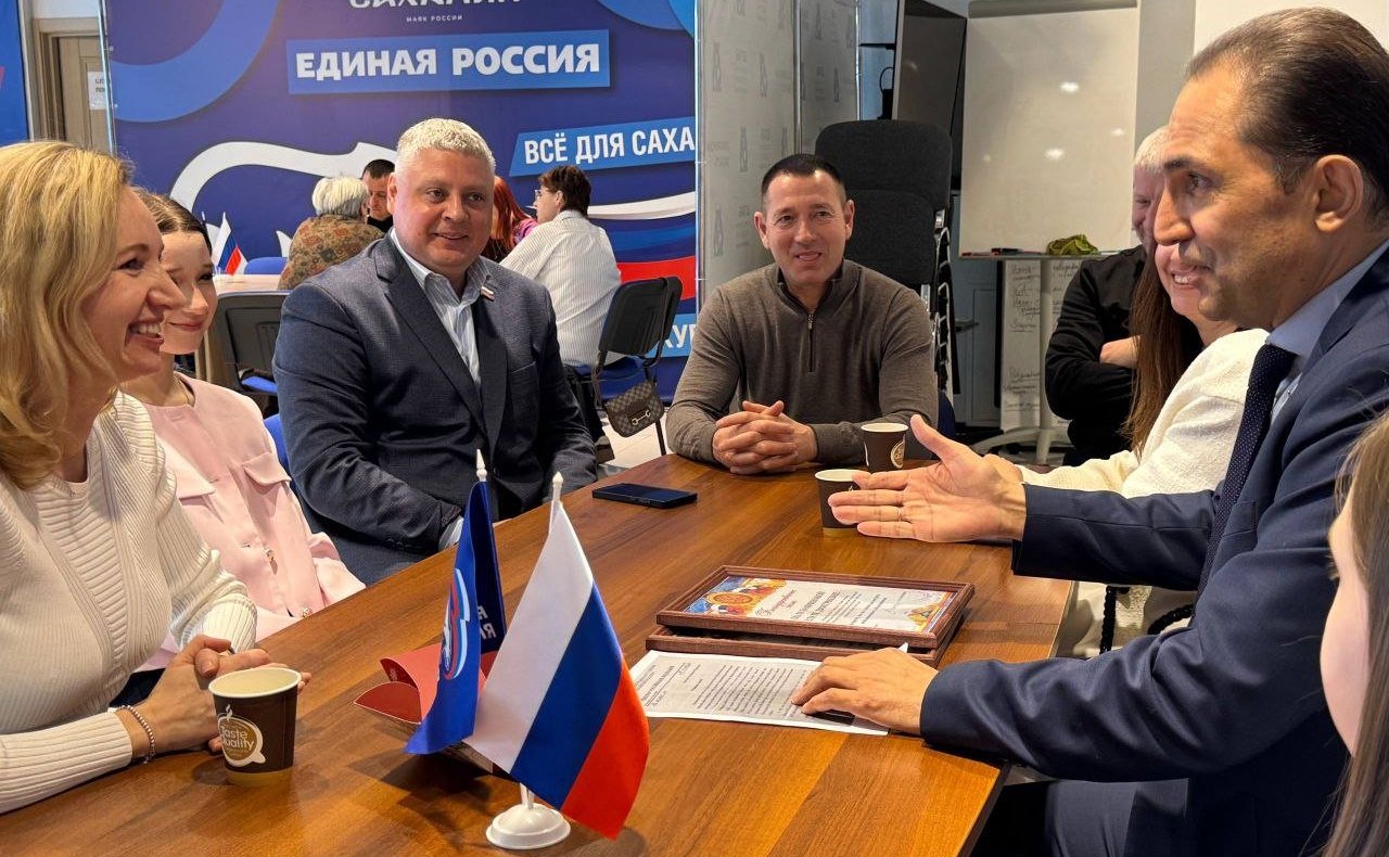 Андрей Хапочкин встретился с юными талантами из Южно-Сахалинска