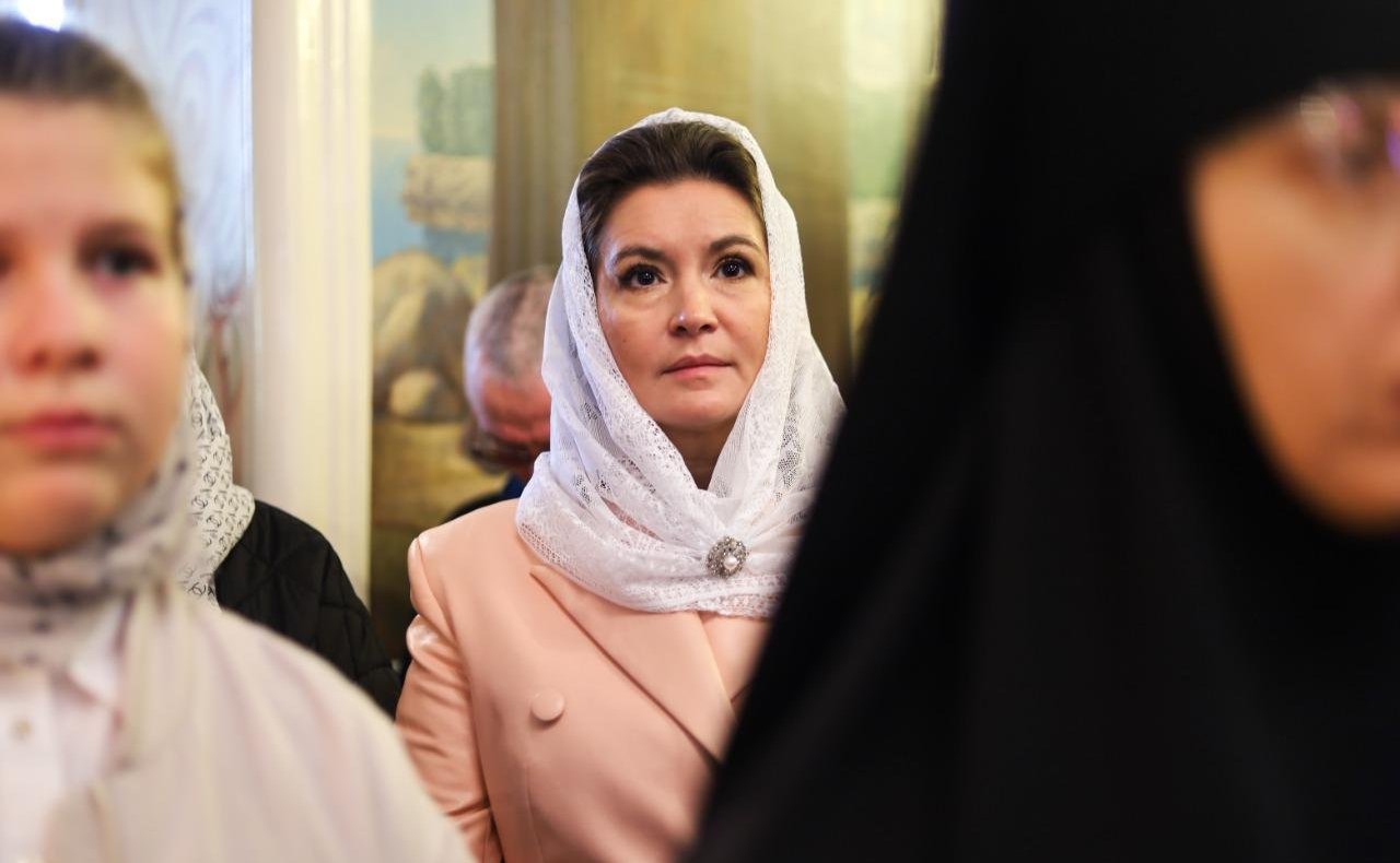 Маргарита Павлова приняла участие в литургии, прошедшей в честь десятилетия со дня создания Челябинской митрополии и Соборного празднования южноуральских святых, а также в молебне о российском воинстве