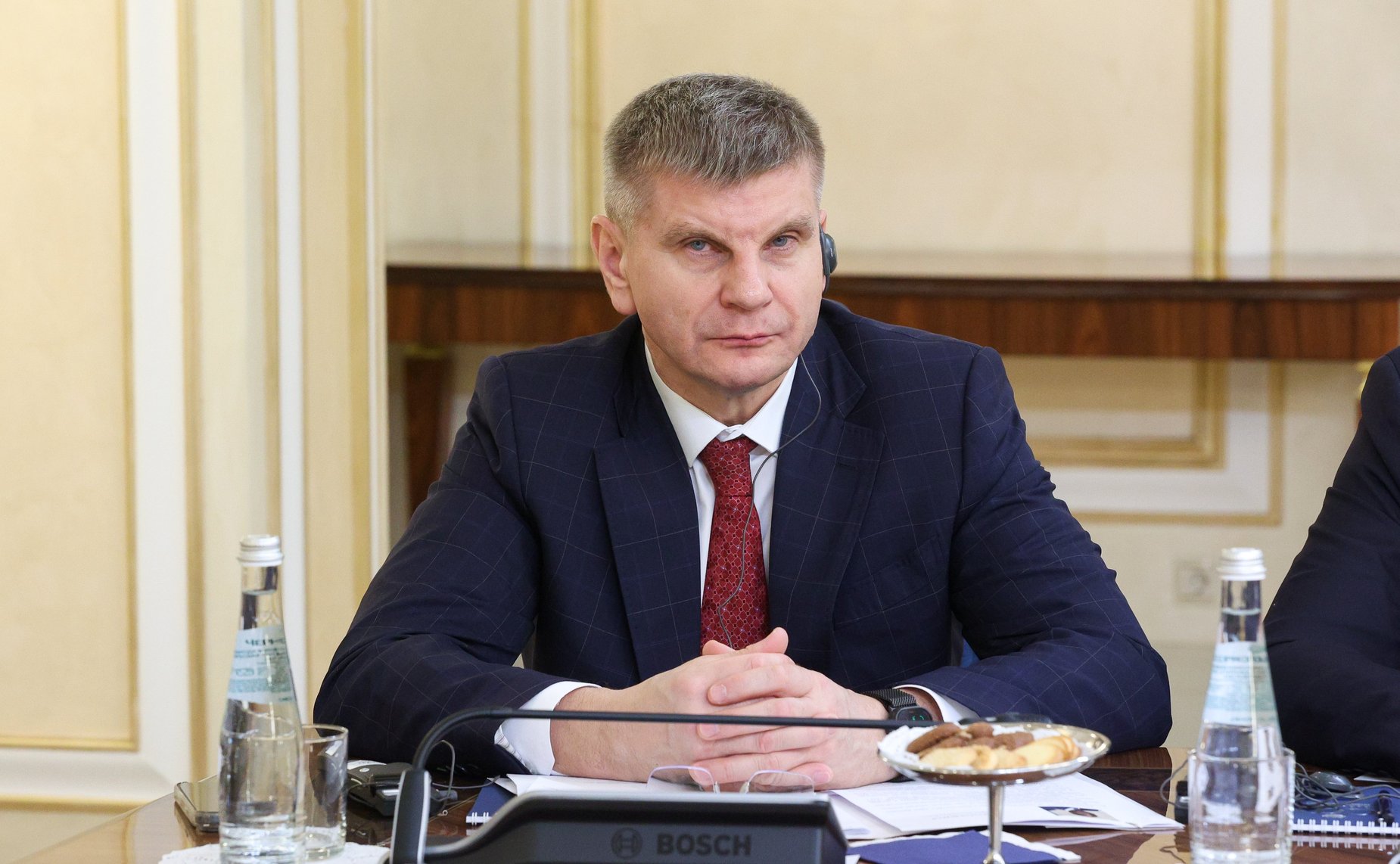 Геннадий Голов