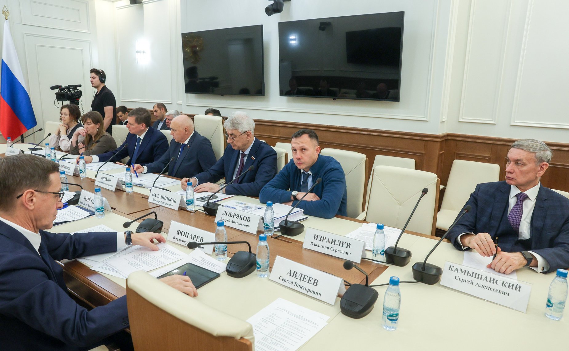 Круглый стол Комитета СФ по экономической политике «О реализации мер по обеспечению транспортной независимости Российской Федерации за счет расширения производства отечественной авиационной техники»