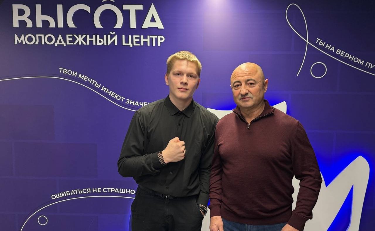 Александр Вайнберг поздравил с годовщиной участников проекта «Клуб молодых авторов»