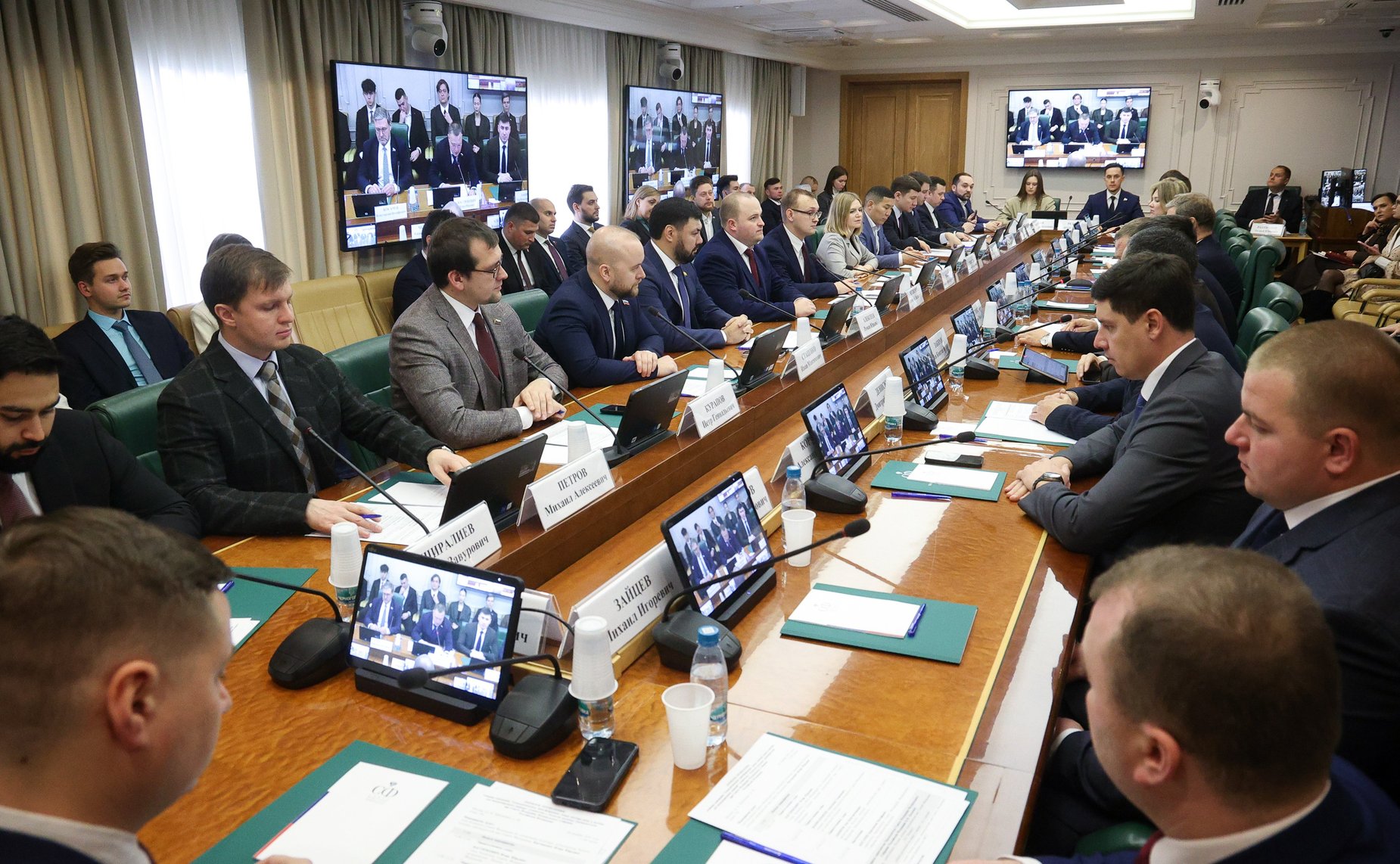 Семинар-совещание совместно с членами Палаты молодых законодателей при Совете Федерации «Геополитическая трансформация: новые центры силы и вызовы для международного порядка»