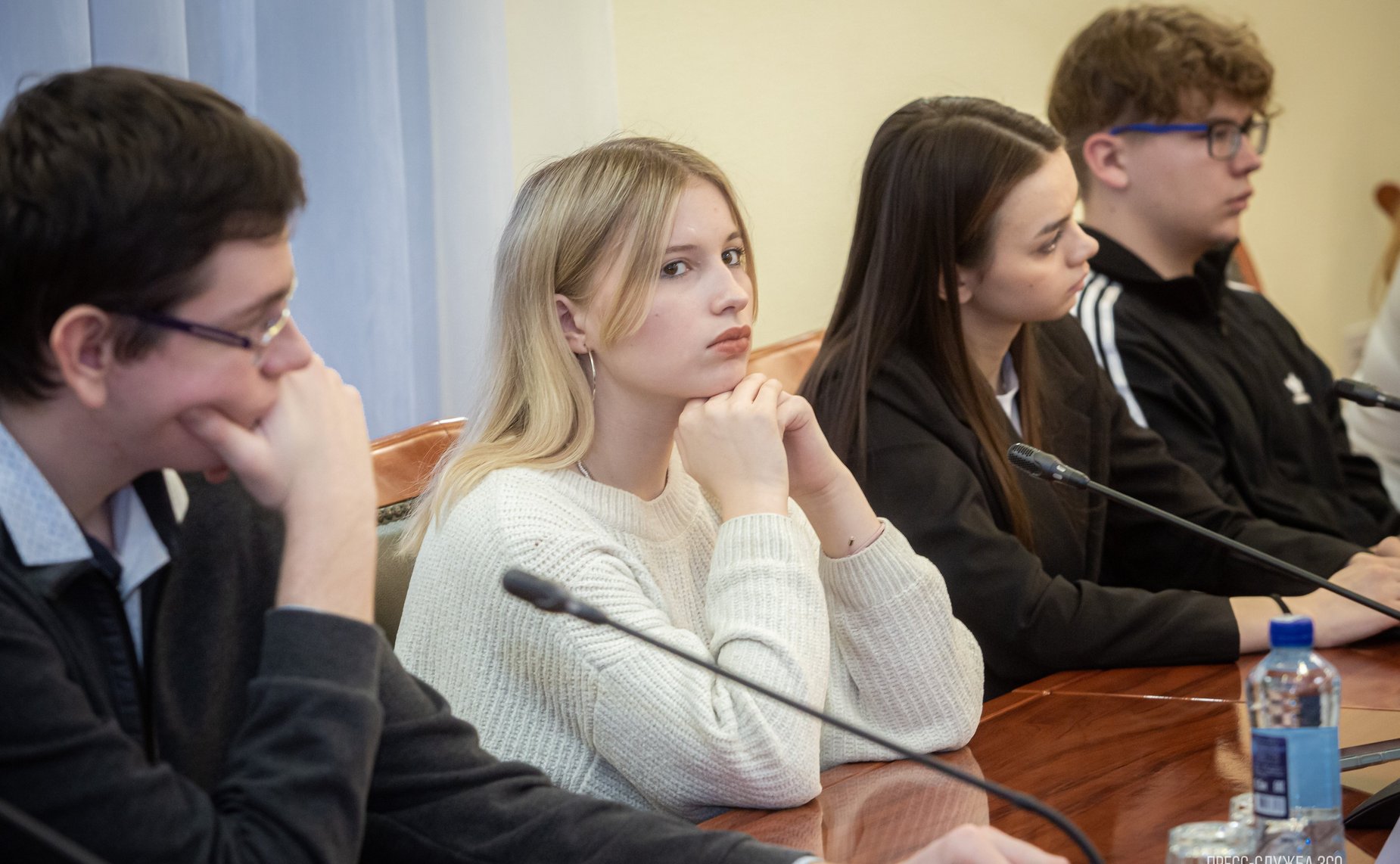 Юрий Воробьев принял участие в очередном заседании Дискуссионного клуба Молодежного парламента при Законодательном Собрании субъекта РФ