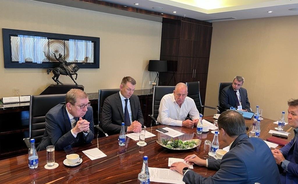 Александр Двойных обсудил механизмы реализации фермерской продукции