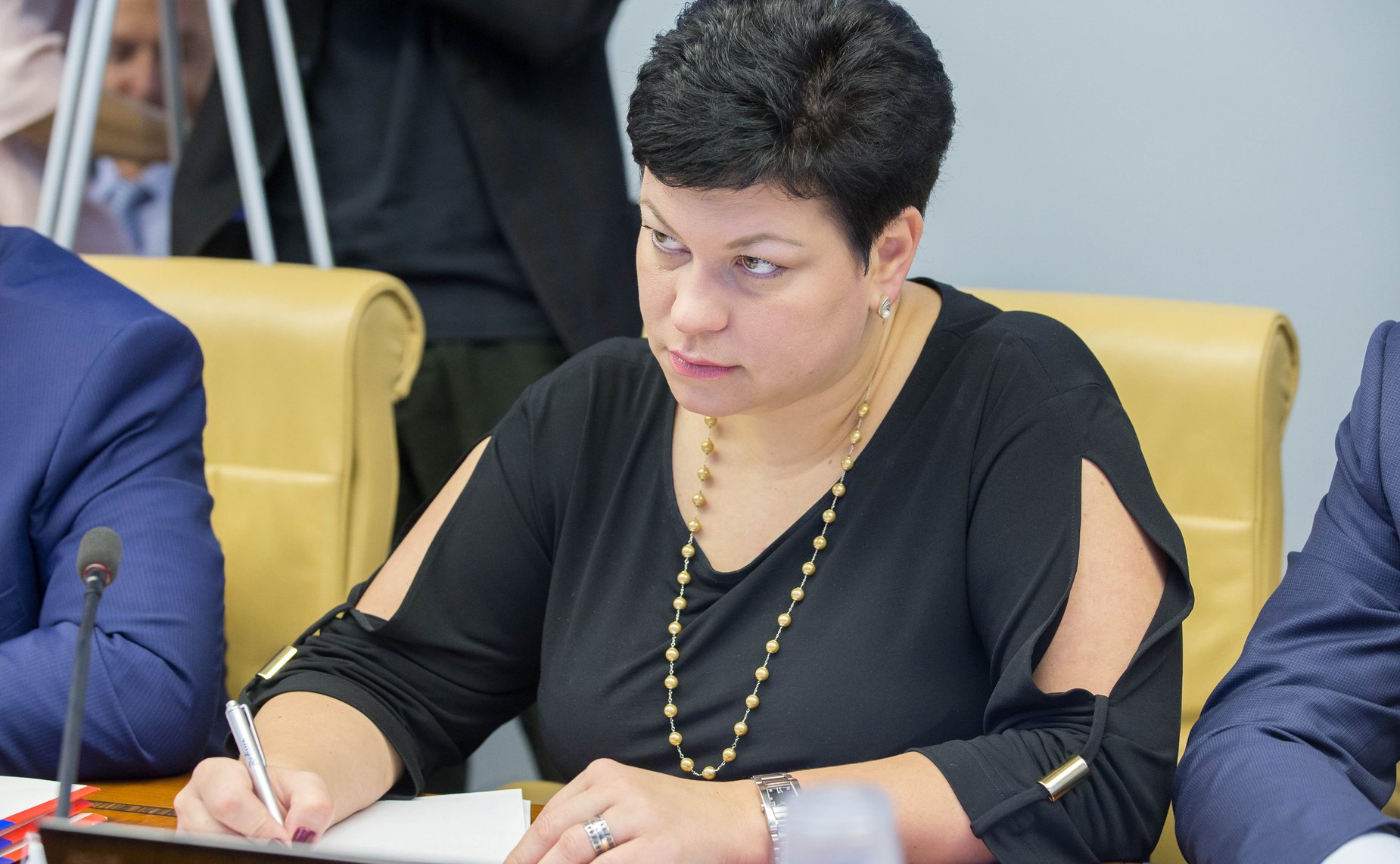 Л. Кононова