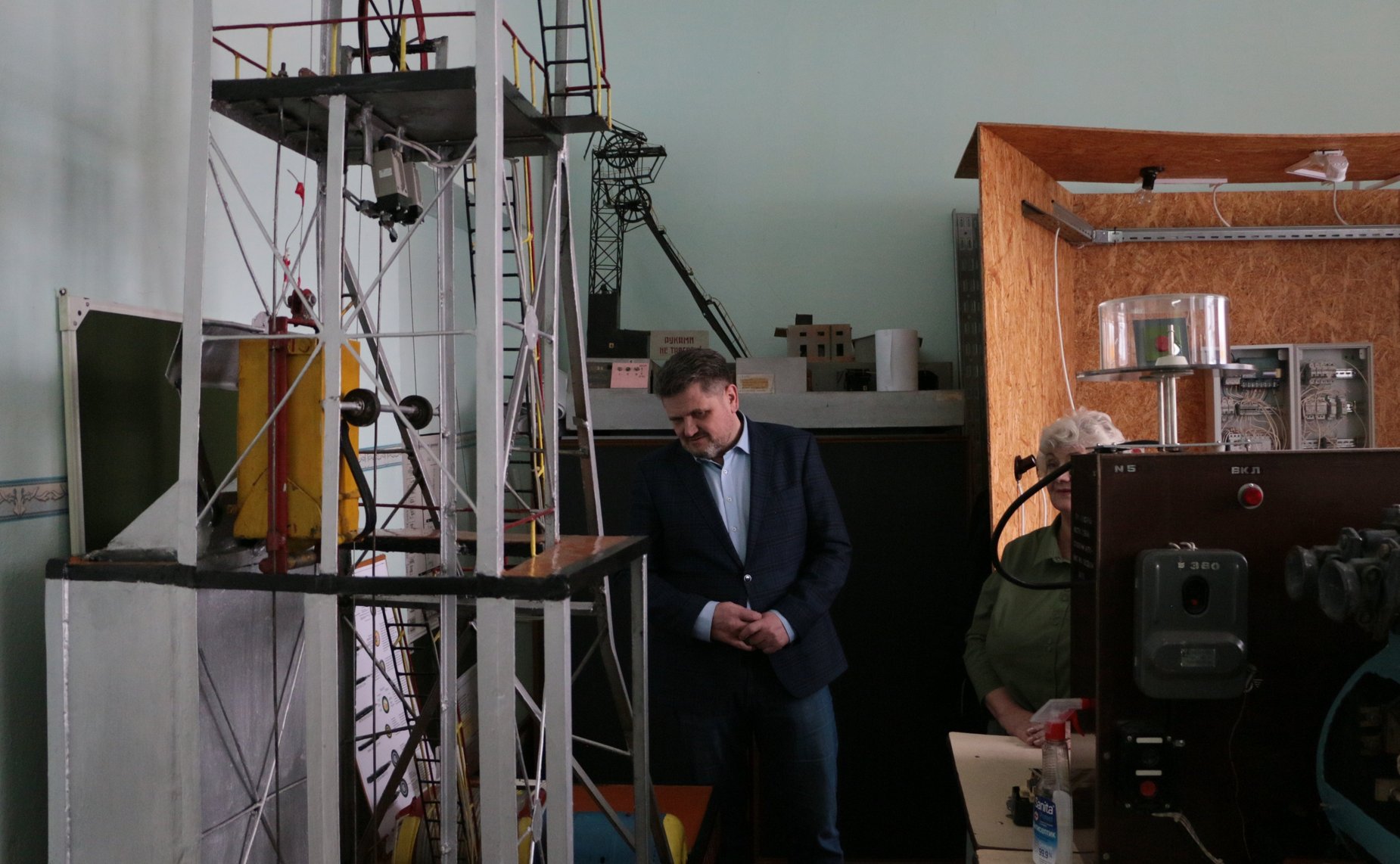 Александр Жуков посетил филиал Черногорского горно-строительного техникума в Абазе