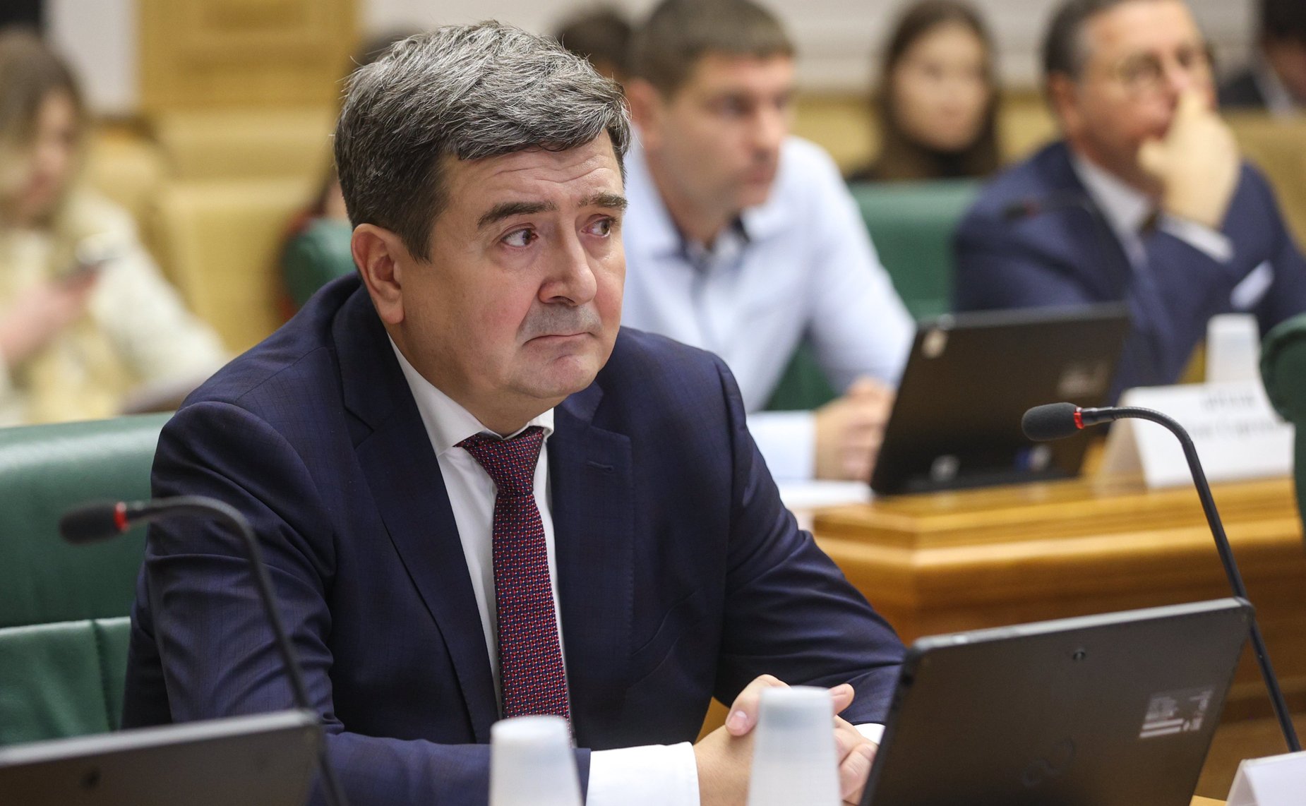 Круглый стол на тему «Особый порядок привлечения к административной ответственности судей и иных должностных лиц, выполняющих определенные государственные функции»