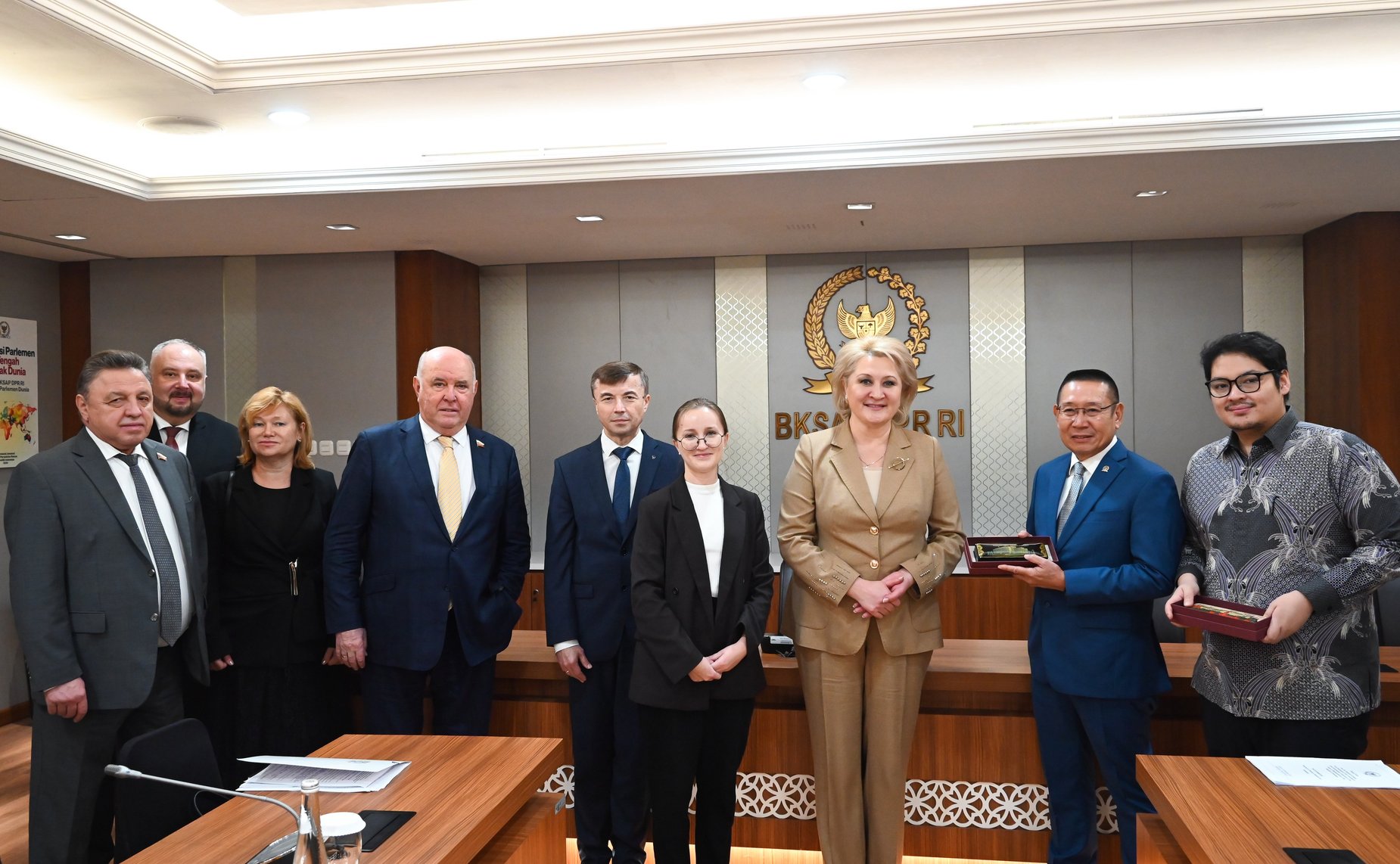 Сенаторы провели переговоры с Равиндрой Аирлангой и председателем Группы дружбы Совета народных представителей Республики Индонезии с нижней палатой российского парламента Вихади Виджаянто