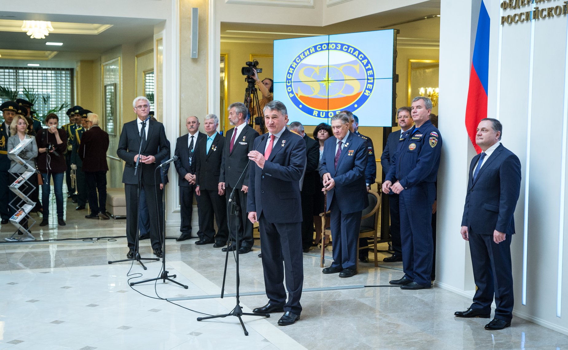 Награждение детей и подростков, проявивших мужество в экстремальных ситуациях и спасших человеческие жизни