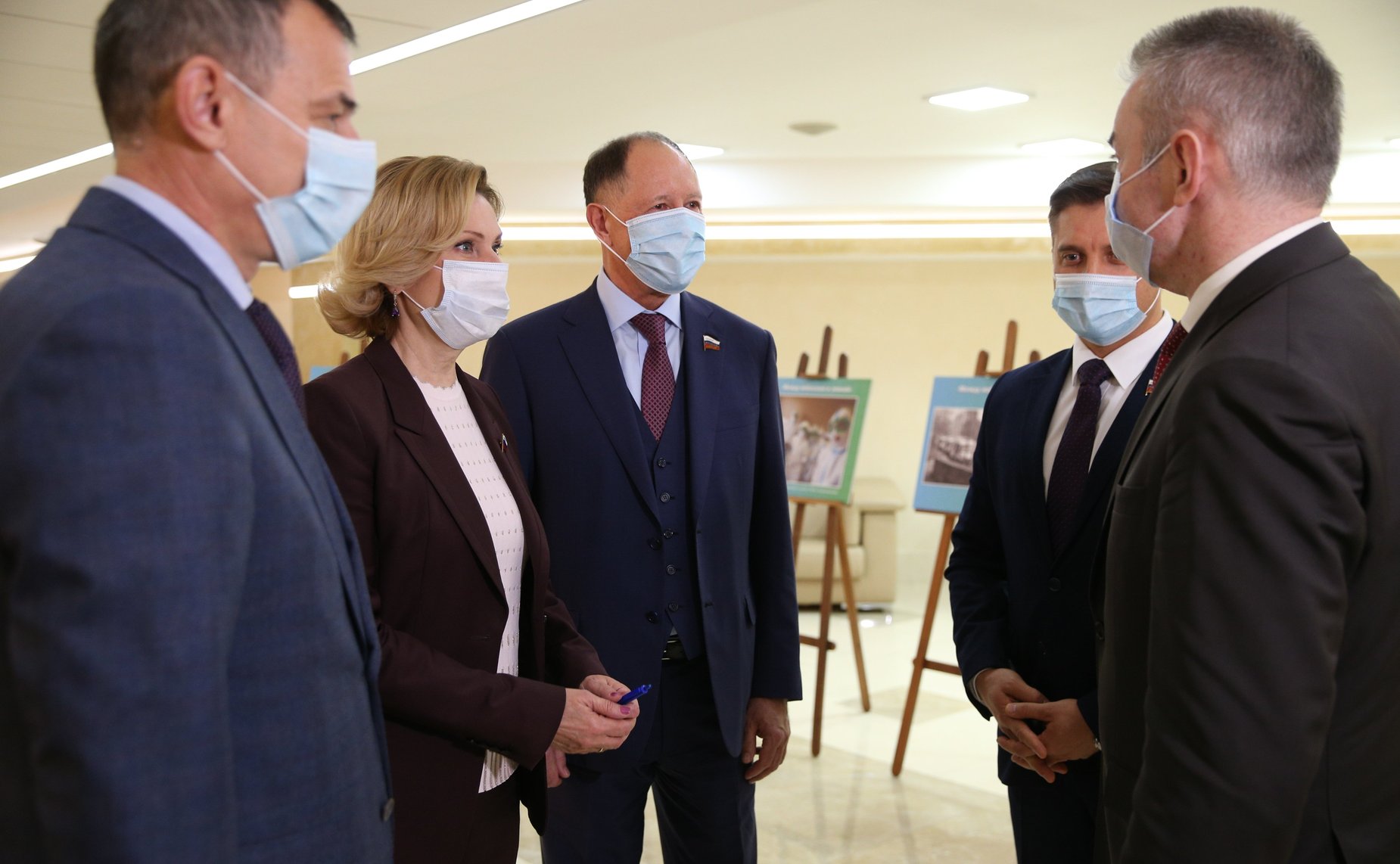 Открытие в Совете Федерации фотовыставки «Между небесами и землей»