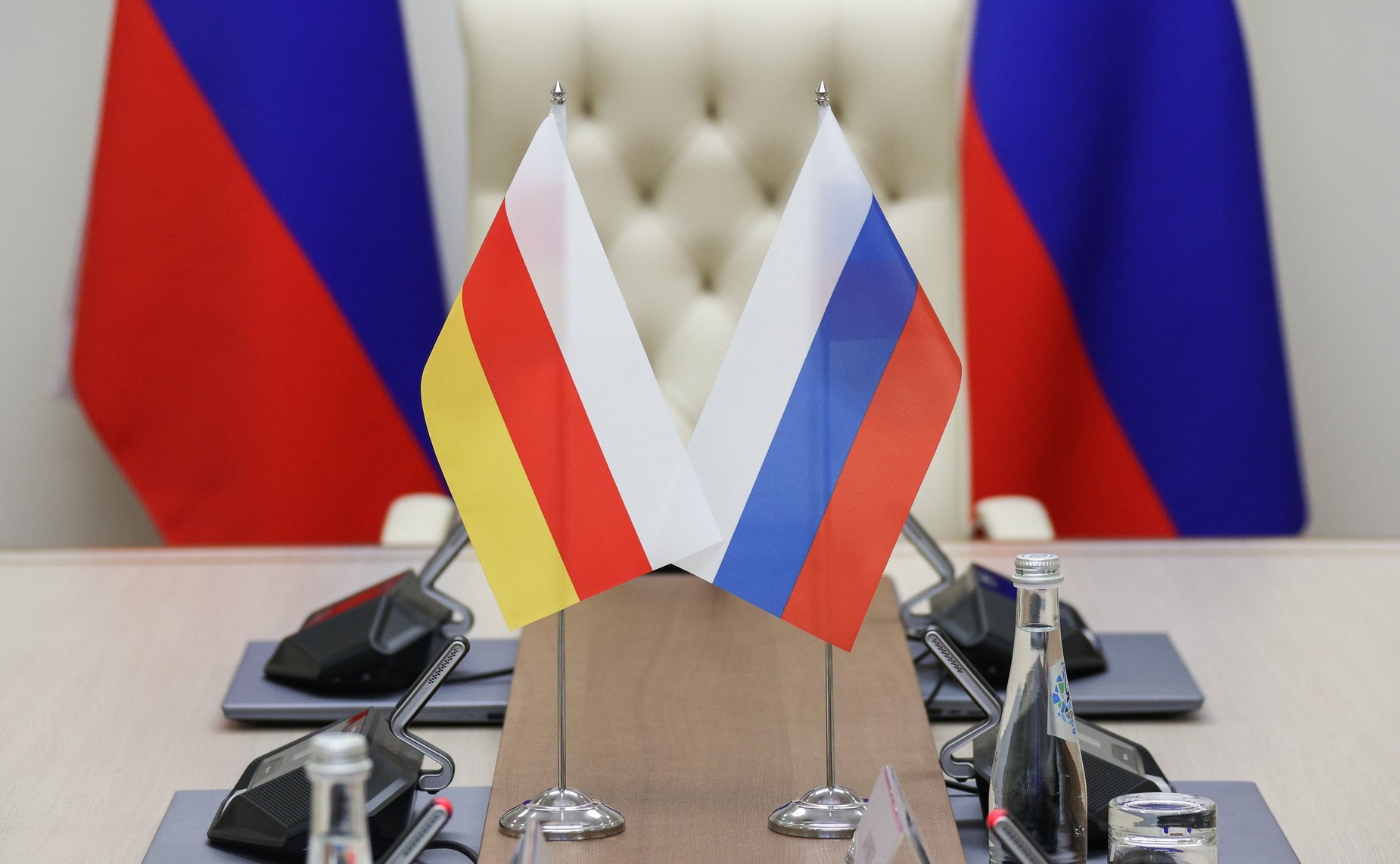 Встреча председателя Комитета СФ по международным делам Григория Карасина с Государственным советником Президента Республики Южная Осетия