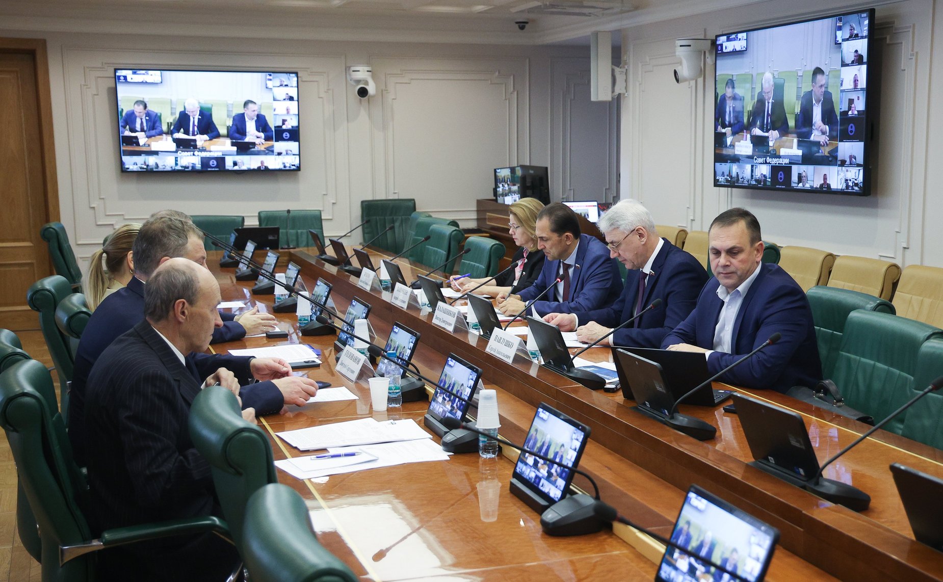 Круглый стол на тему «Вопросы государственной поддержки развития электроэнергетики на территории Дальневосточного федерального округа»