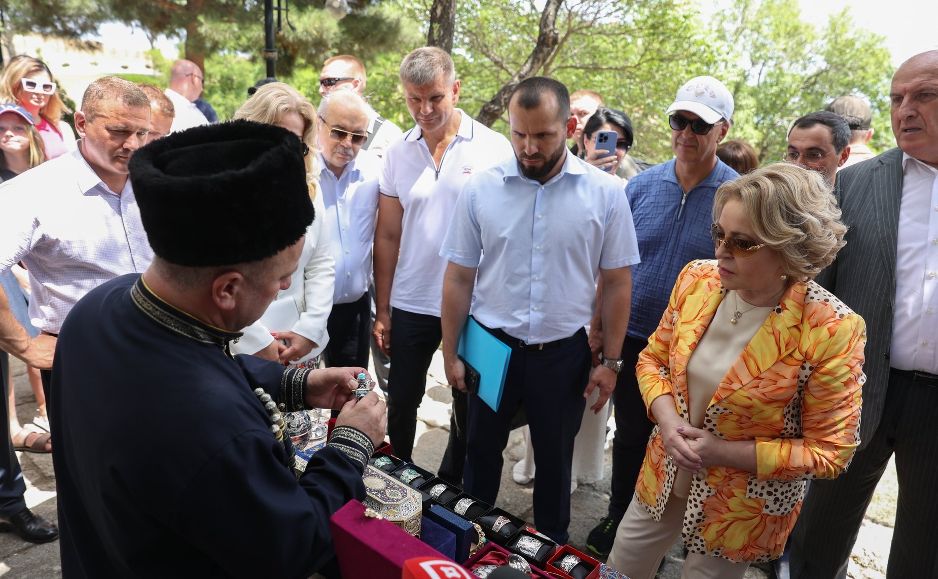 Валентина Матвиенко осмотрела выставку народно-художественных промыслов в Дербенте