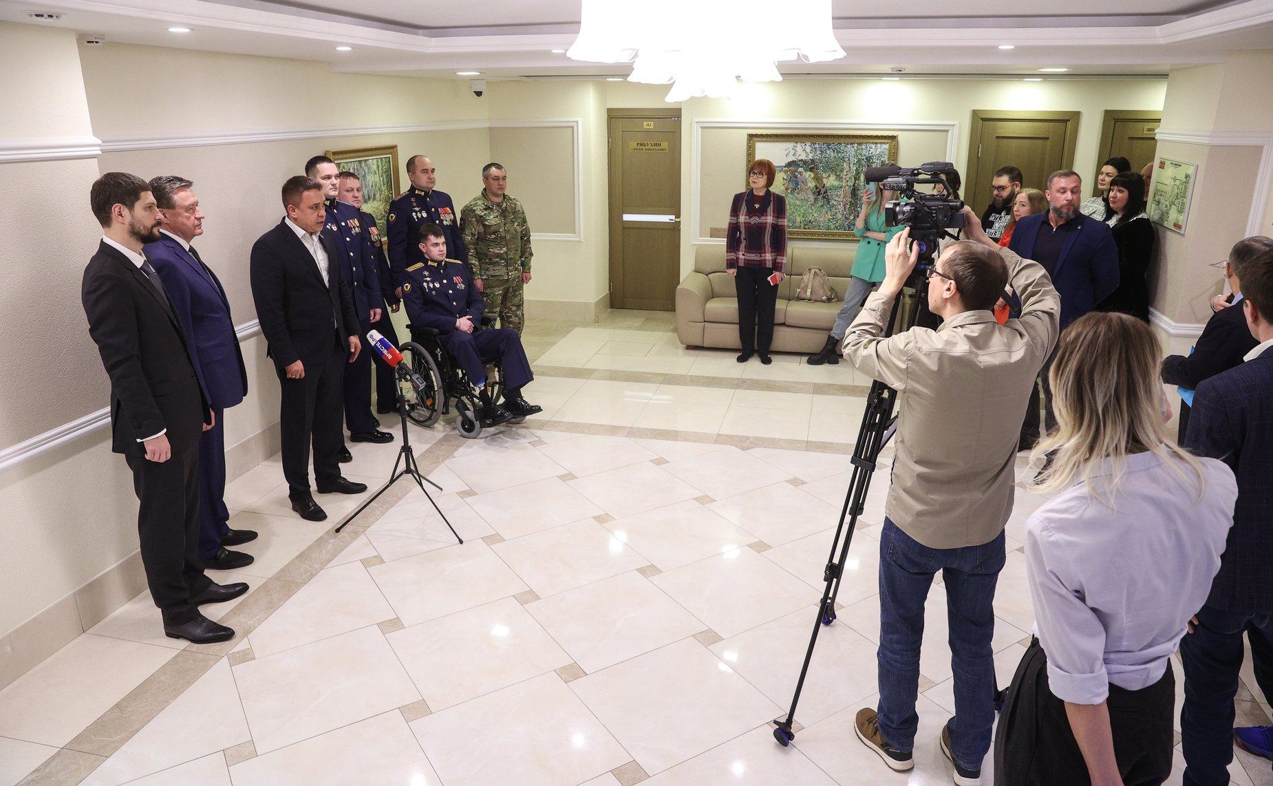 Открытие в Совете Федерации фотовыставки «Гостомельский Десант»