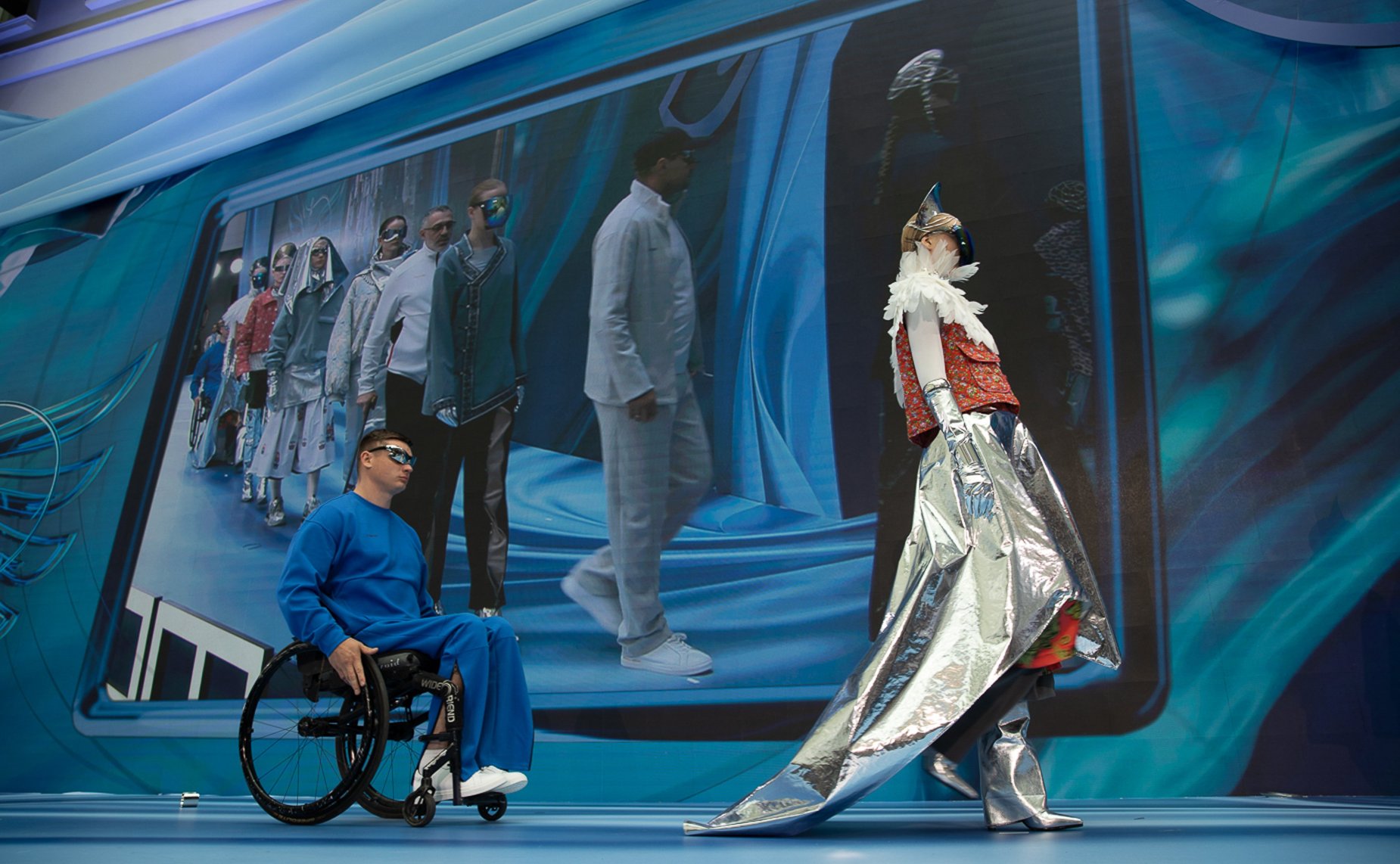 XXVIII Петербургский международный экономический форум (ПМЭФ’25). Показ международного конкурса адаптивной моды «На крыльях»