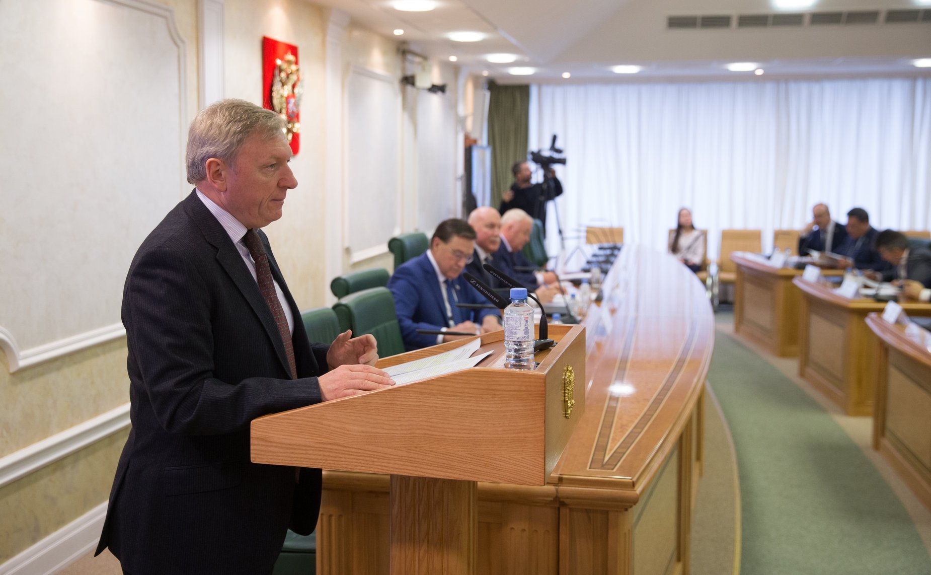 Парламентские слушания на тему «О реконструкции инфраструктуры региональных аэропортов и расширении сети межрегиональных пассажирских авиационных маршрутов в РФ»