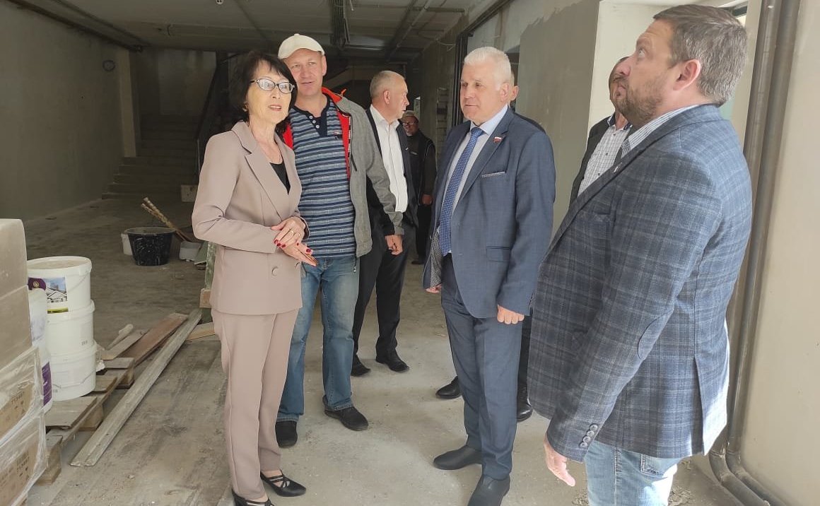 Сергей Мартынов оценил ход капитального ремонта в школах Параньгинского района