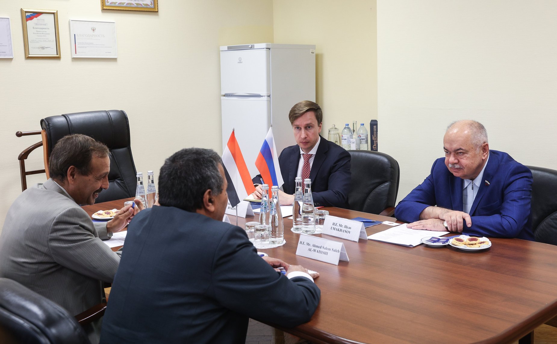 Первый заместитель председателя Комитета СФ по науке, образованию и культуре Ильяс Умаханов встретился с Чрезвычайным и Полномочным Послом Йеменской Республики в РФ
