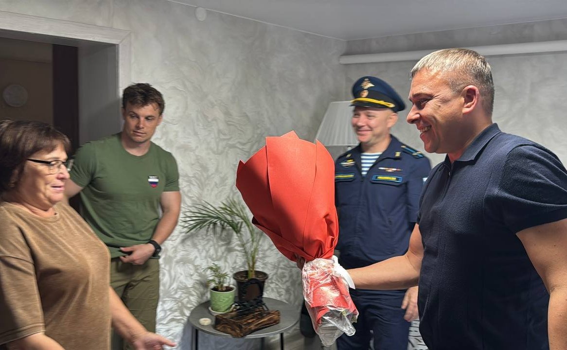 Айрат Гибатдинов встретился с мамой Героя России Вадима Епифанова