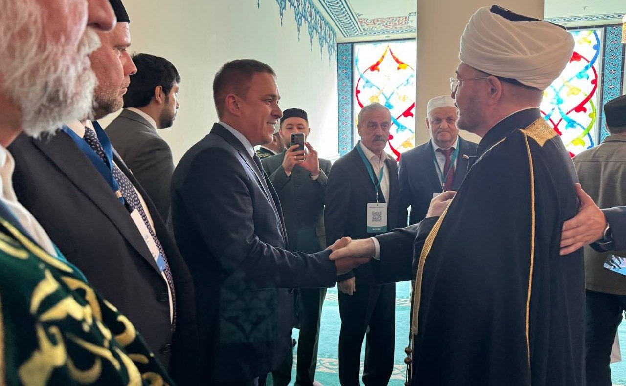 Айрат Гибатдинов посетил VIII Курултай-съезд Духовного управления мусульман РФ и XX Международный мусульманский форум