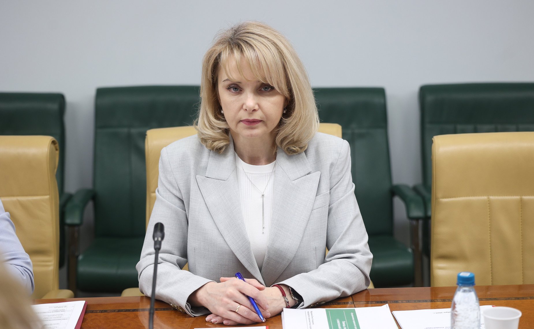 Совещание Комитета Совета Федерации по социальной политике «Профилактика социального сиротства: внедрение семьесберегающего подхода»