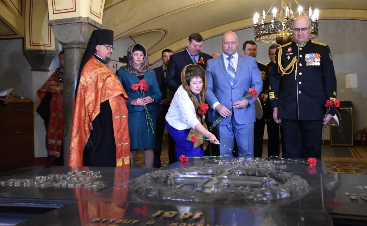 Екатерина Алтабаева и Сергей Колбин поздравили Черноморский флот с 238-й годовщиной со дня основания