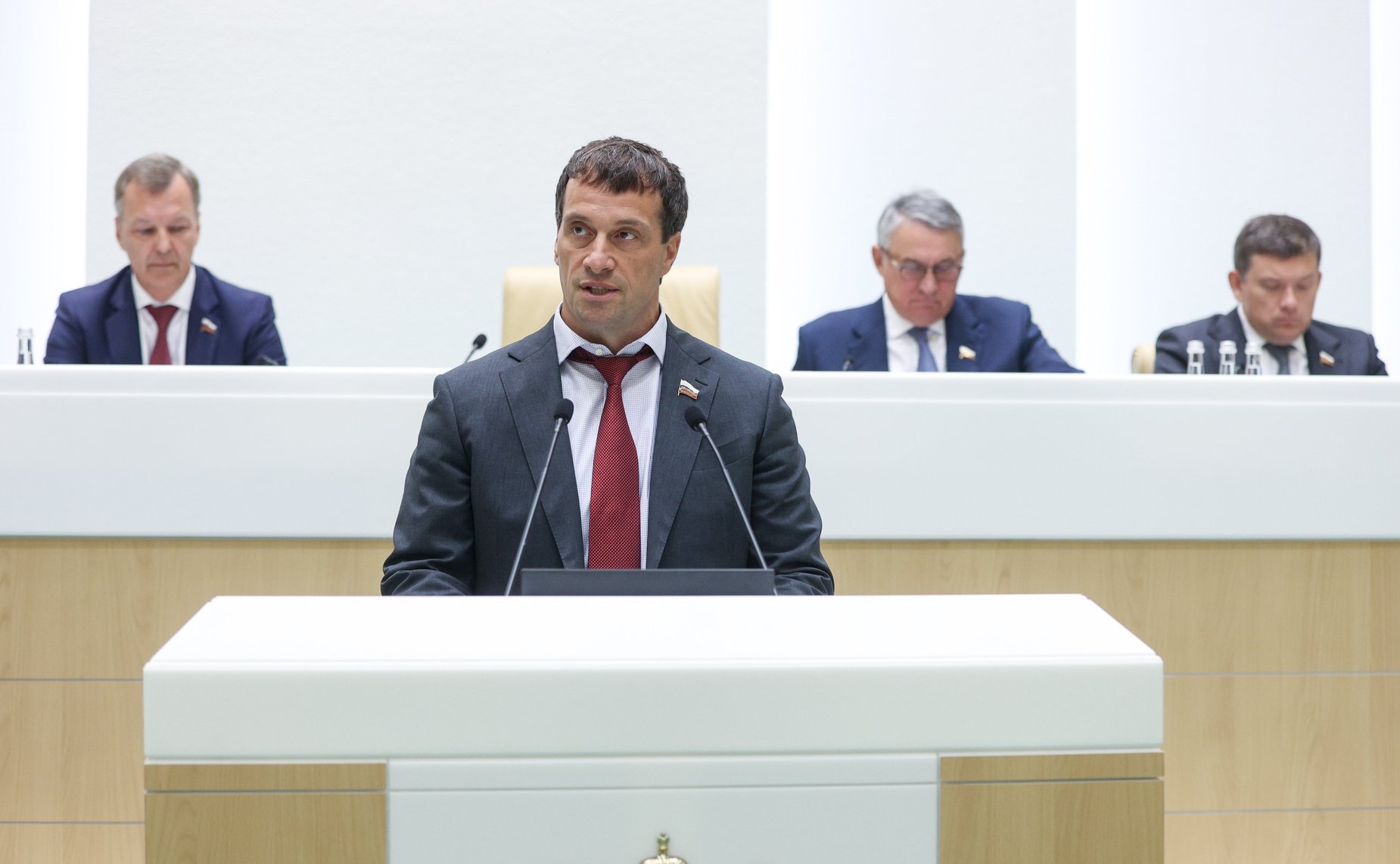 Эдуард Исаков