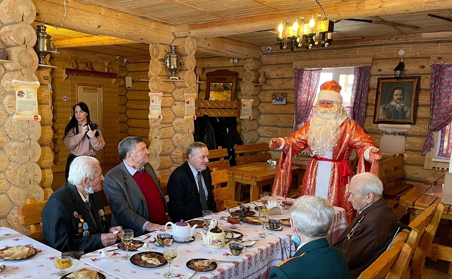 Сергей Аренин в канун праздника Нового года провел встречу с ветеранами Великой Отечественной войны
