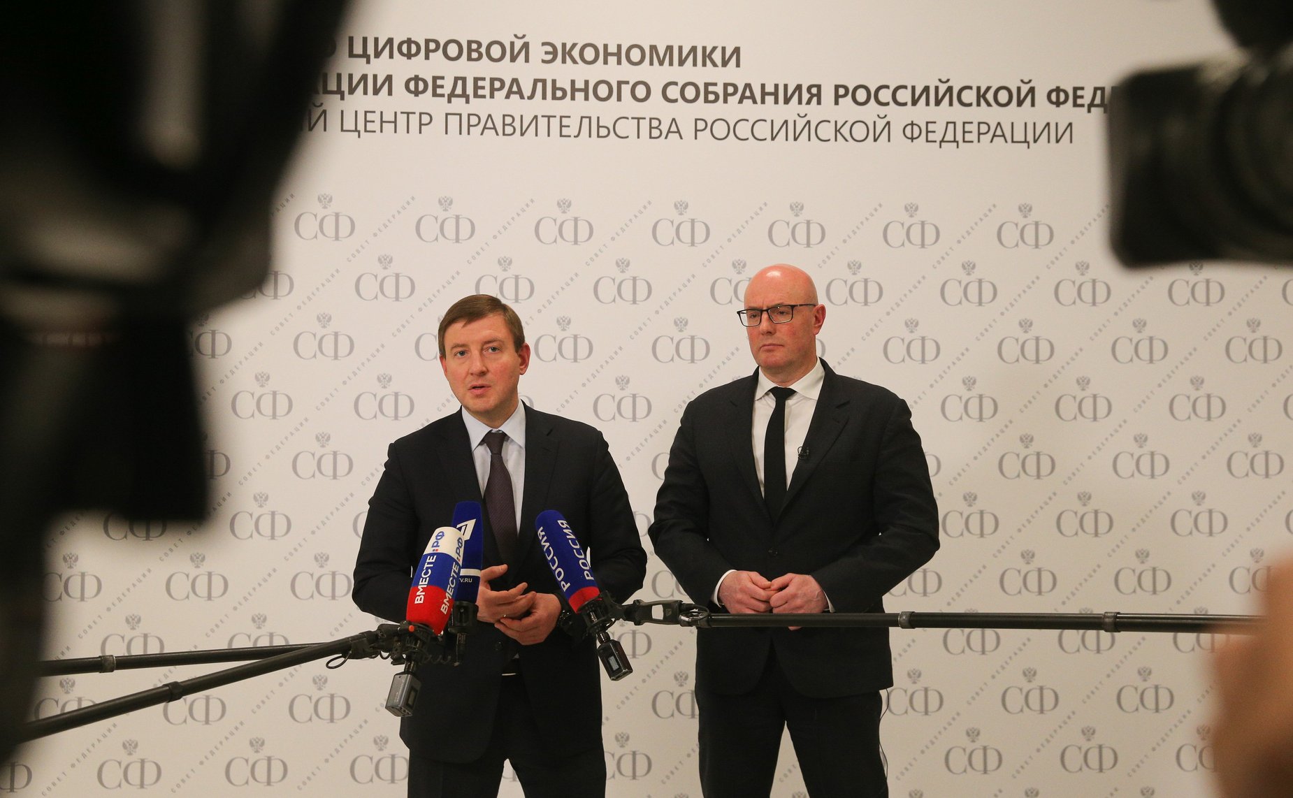 Брифинг первого заместителя Председателя СФ Андрея Турчака и заместителя Председателя Правительства РФ Дмитрия Чернышенко