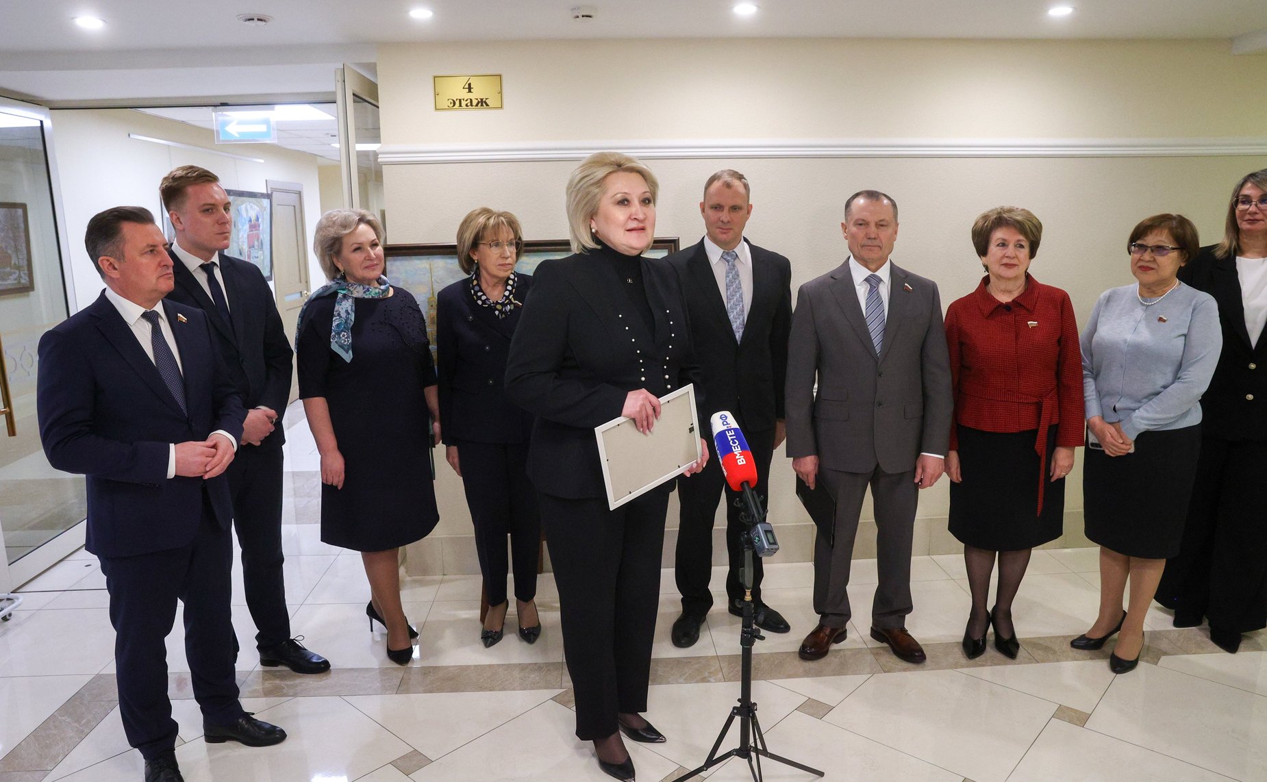 Торжественное открытие в Совете Федерации персональной выставки художника-живописца И. Лысенкова «Матушка Рязань»