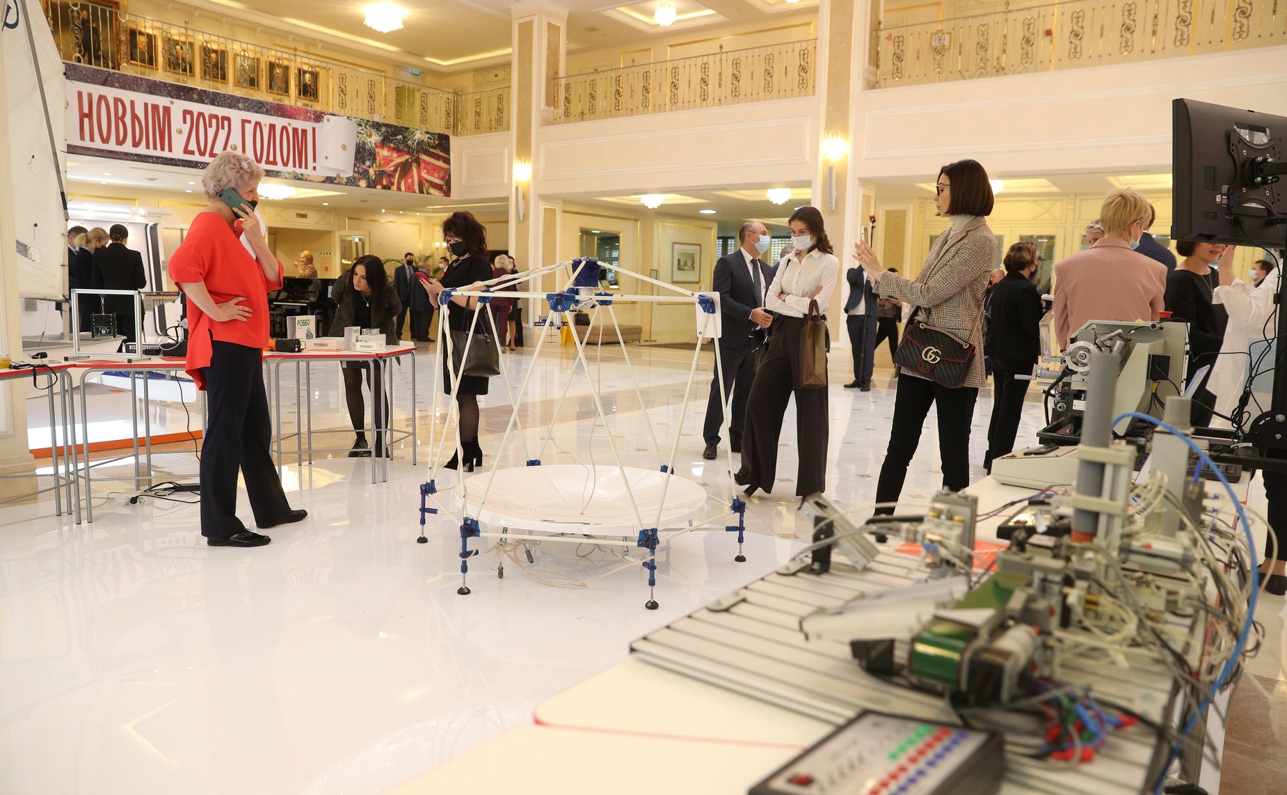 Открытие в Совете Федерации выставки детских товаров российских предприятий