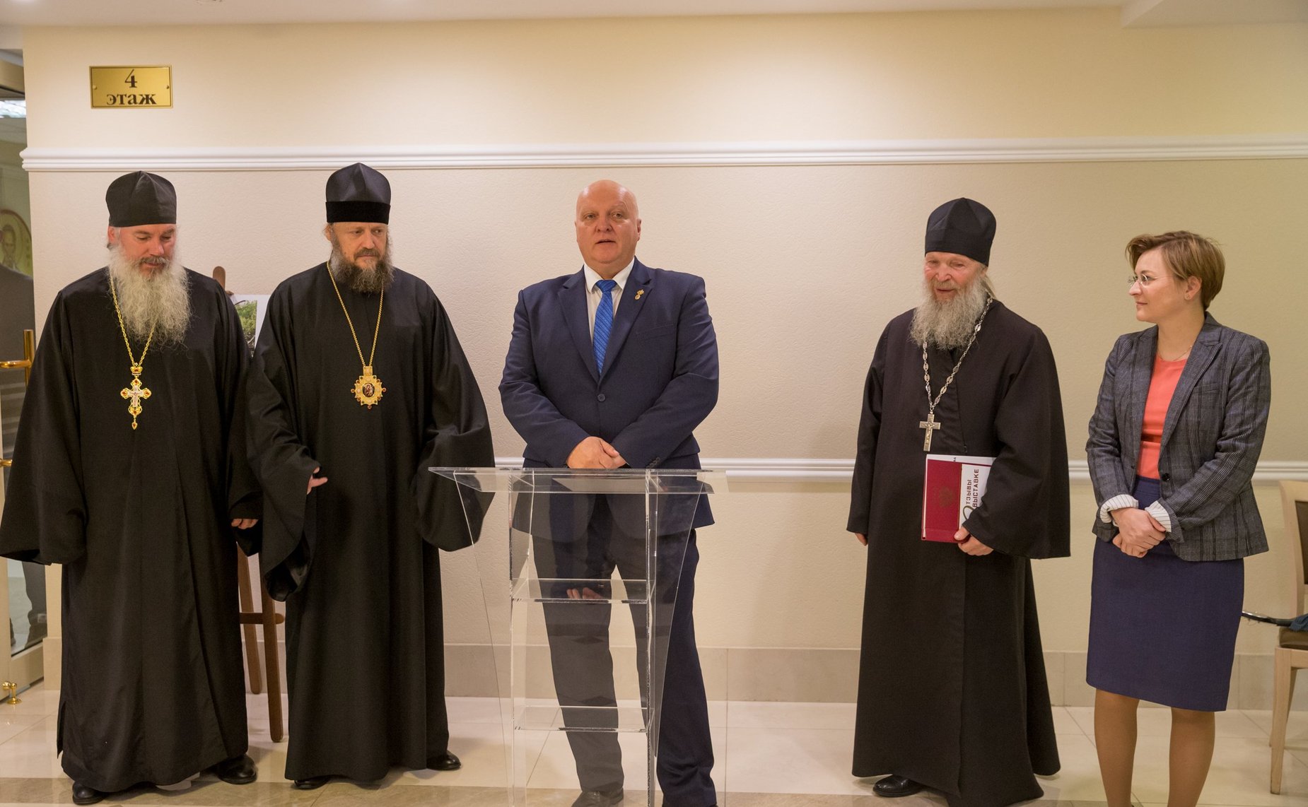 В Совете Федерации открылась выставка, посвященная 60-летию творческой деятельности художника-живописца П. Кочанова