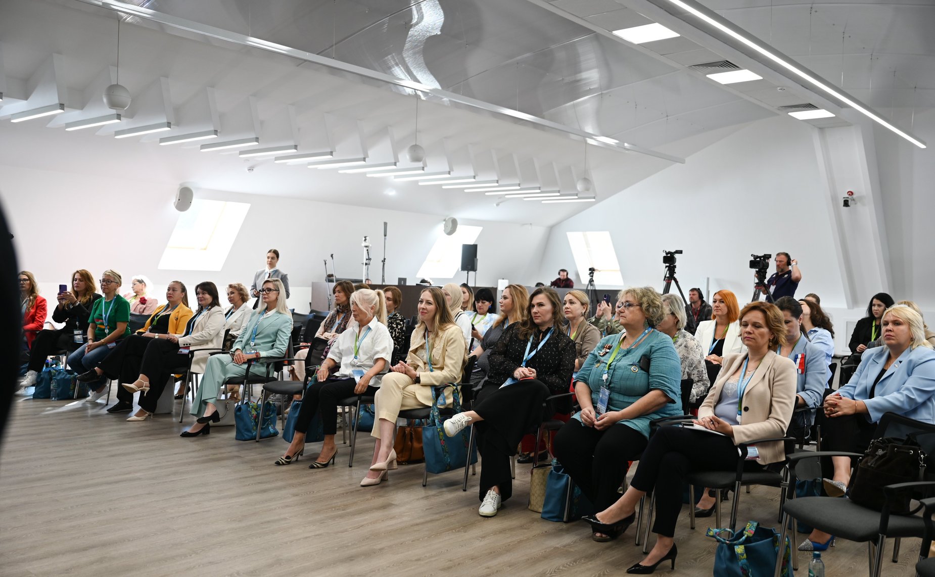 IV Евразийский женский форум. Диалог женщин-соотечественниц «Женщины за права человека в глобальном мире»