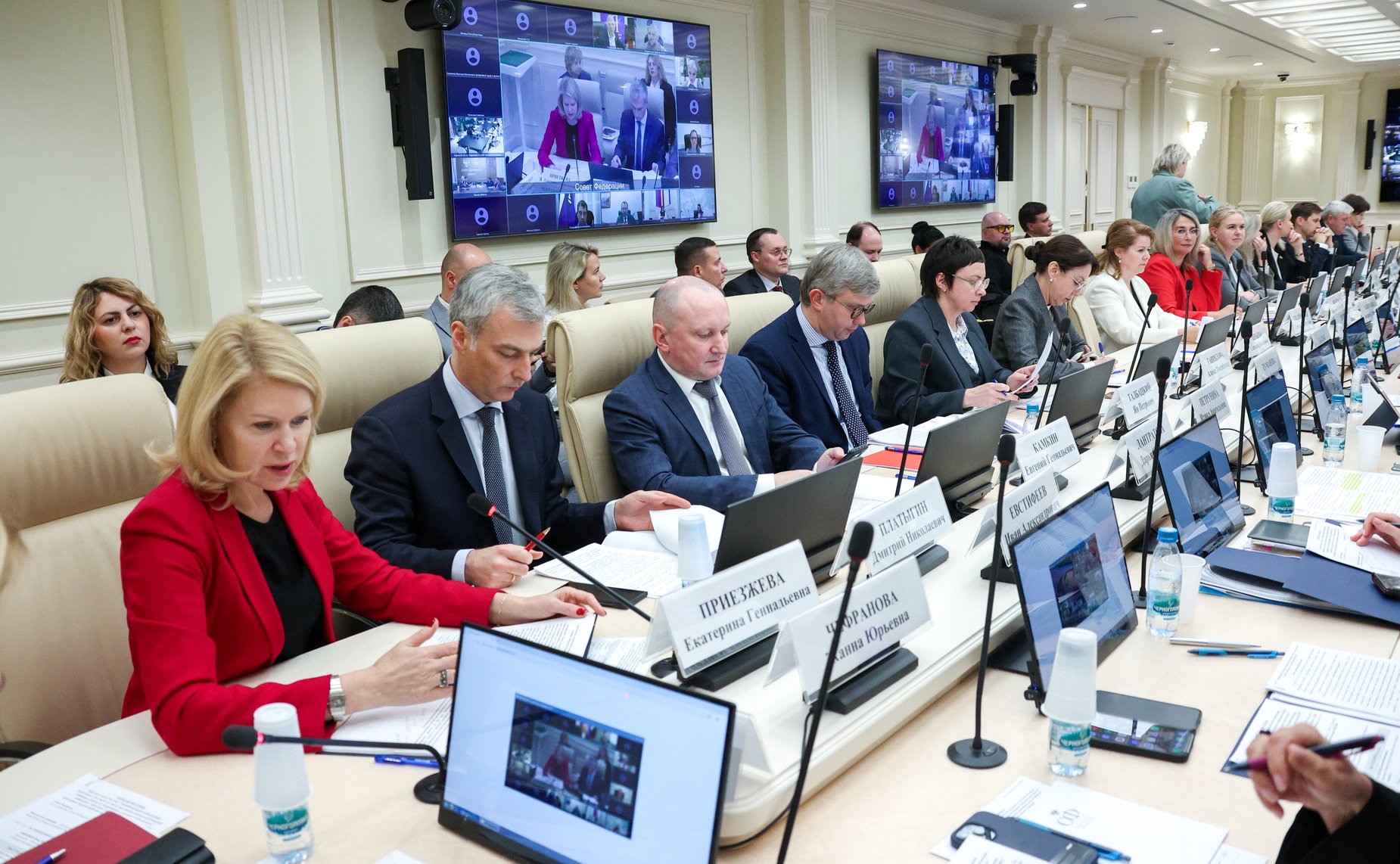 Круглый стол Комитета СФ по экономической политике совместно с Комитетом СФ по социальной политике «О реабилитации и абилитации инвалидов, в том числе из числа участников специальной военной операции, в целях их возвращения к трудовой деятельности»