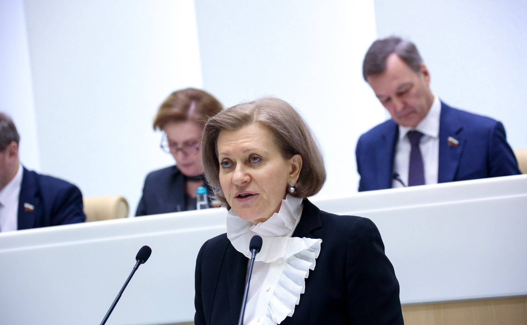 Анна Попова