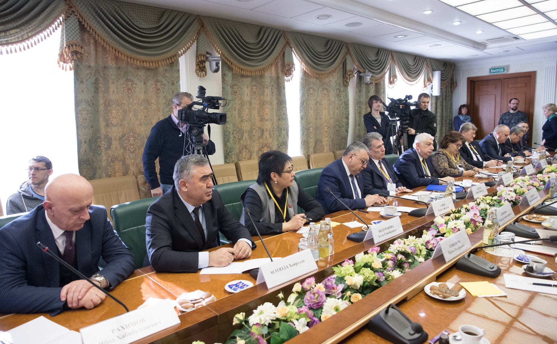 Встреча К. Косачева с наблюдателями от МПА СНГ