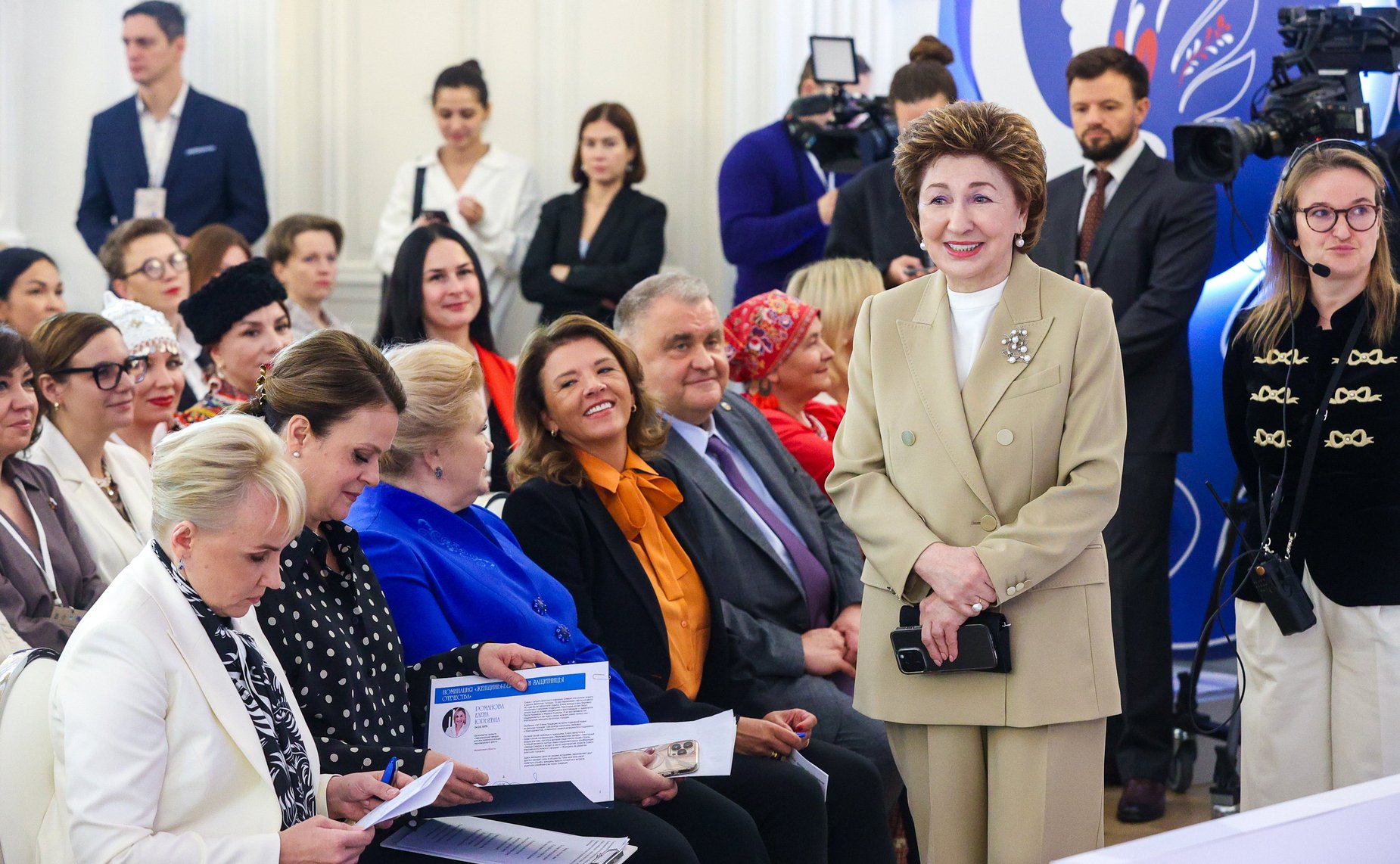 Пленарное заседание международного форума «Женщины за сохранение традиций»