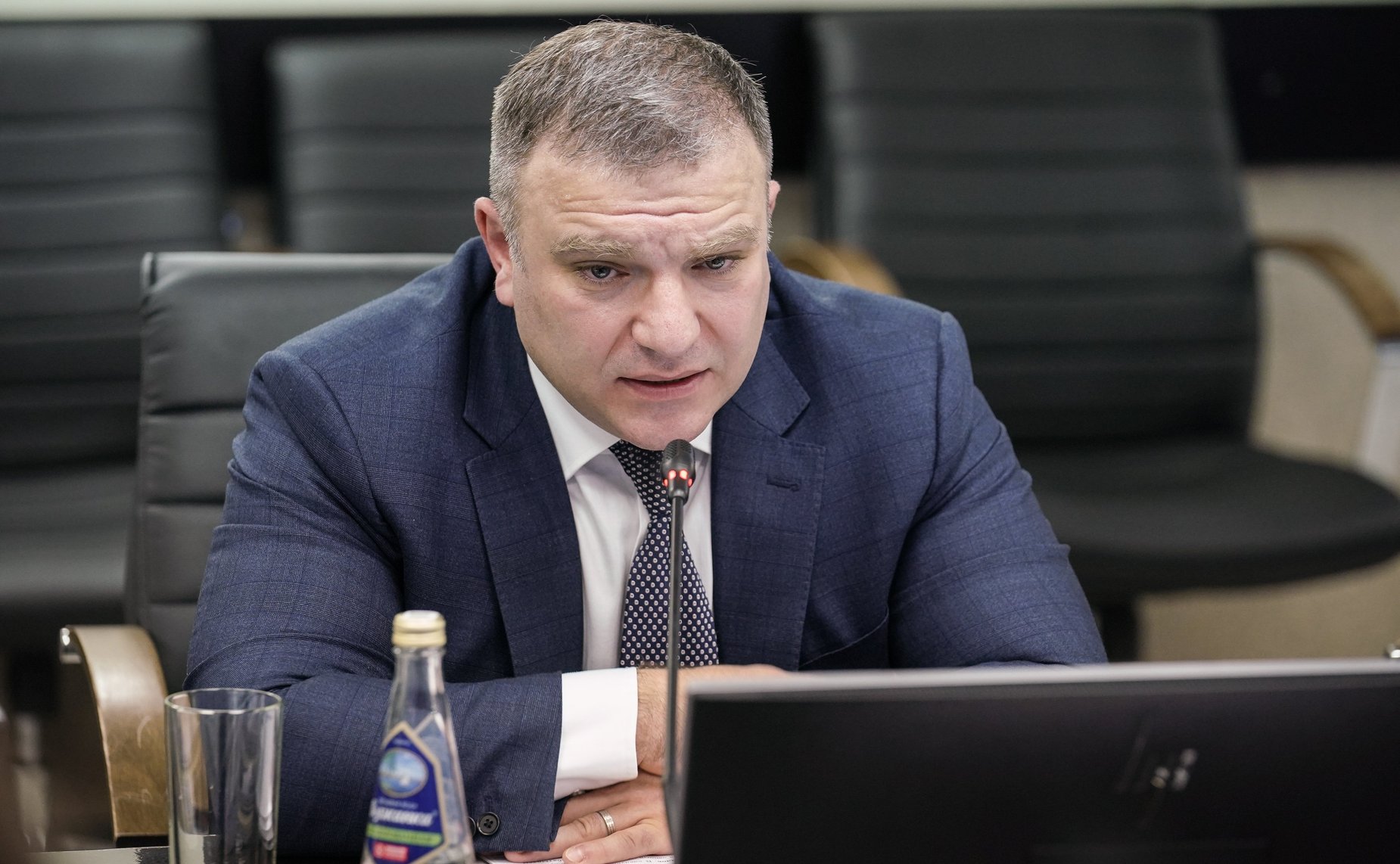 В Самарской области состоялись парламентские слушания «О мерах по созданию производства высоколокализованной конкурентоспособной продукции автомобильной отрасли» (фото Газета «Волжская коммуна»)
